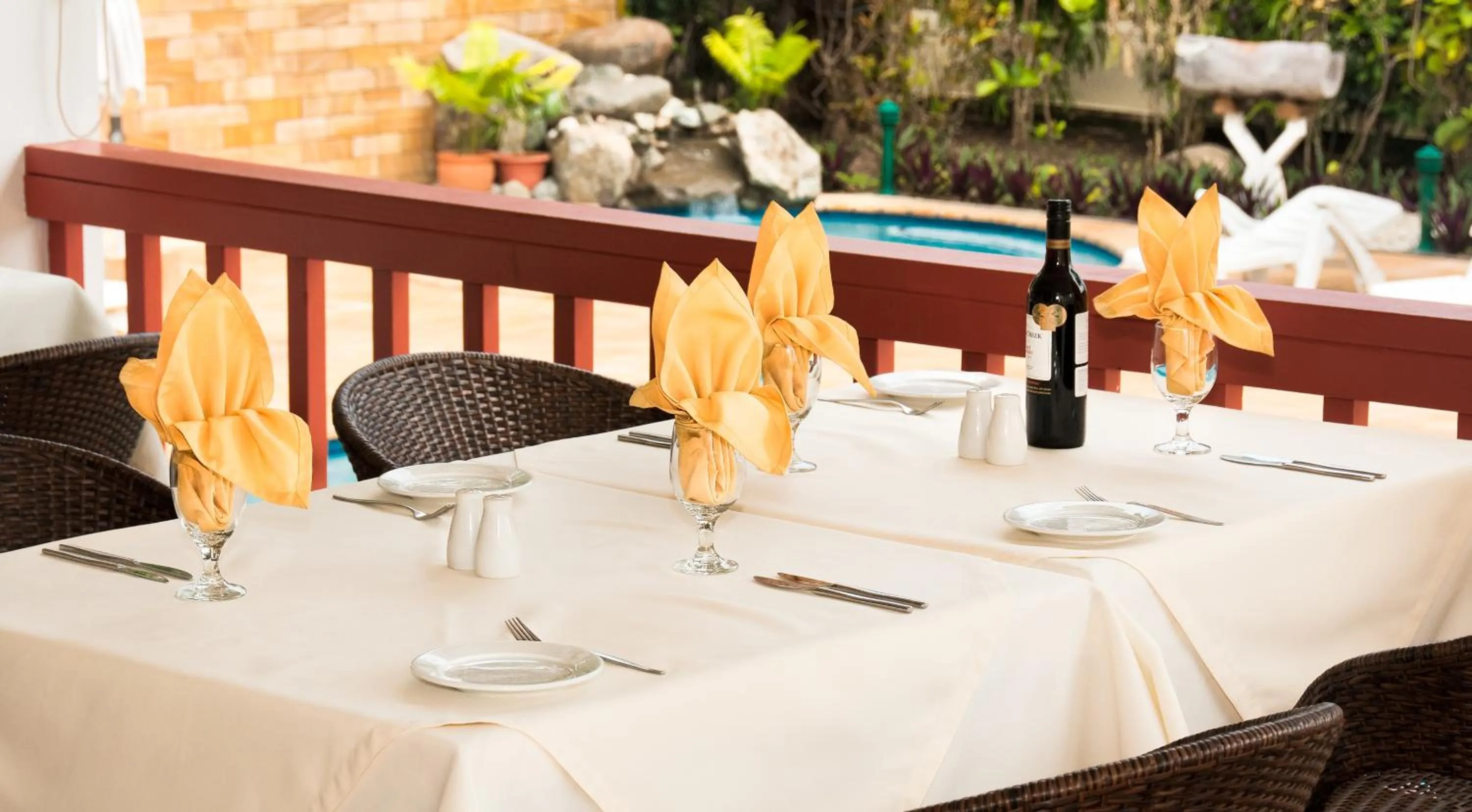 Restaurant/places to eat in Bedarra Beach Inn