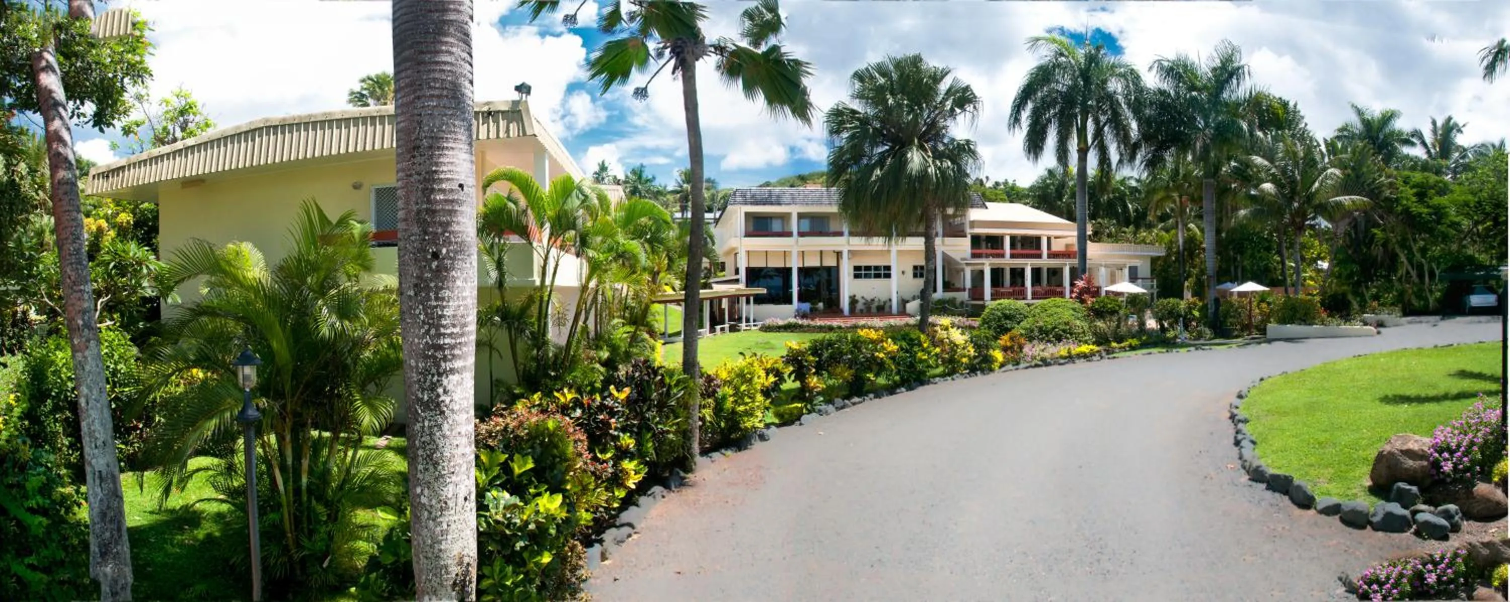 Facade/entrance in Bedarra Beach Inn
