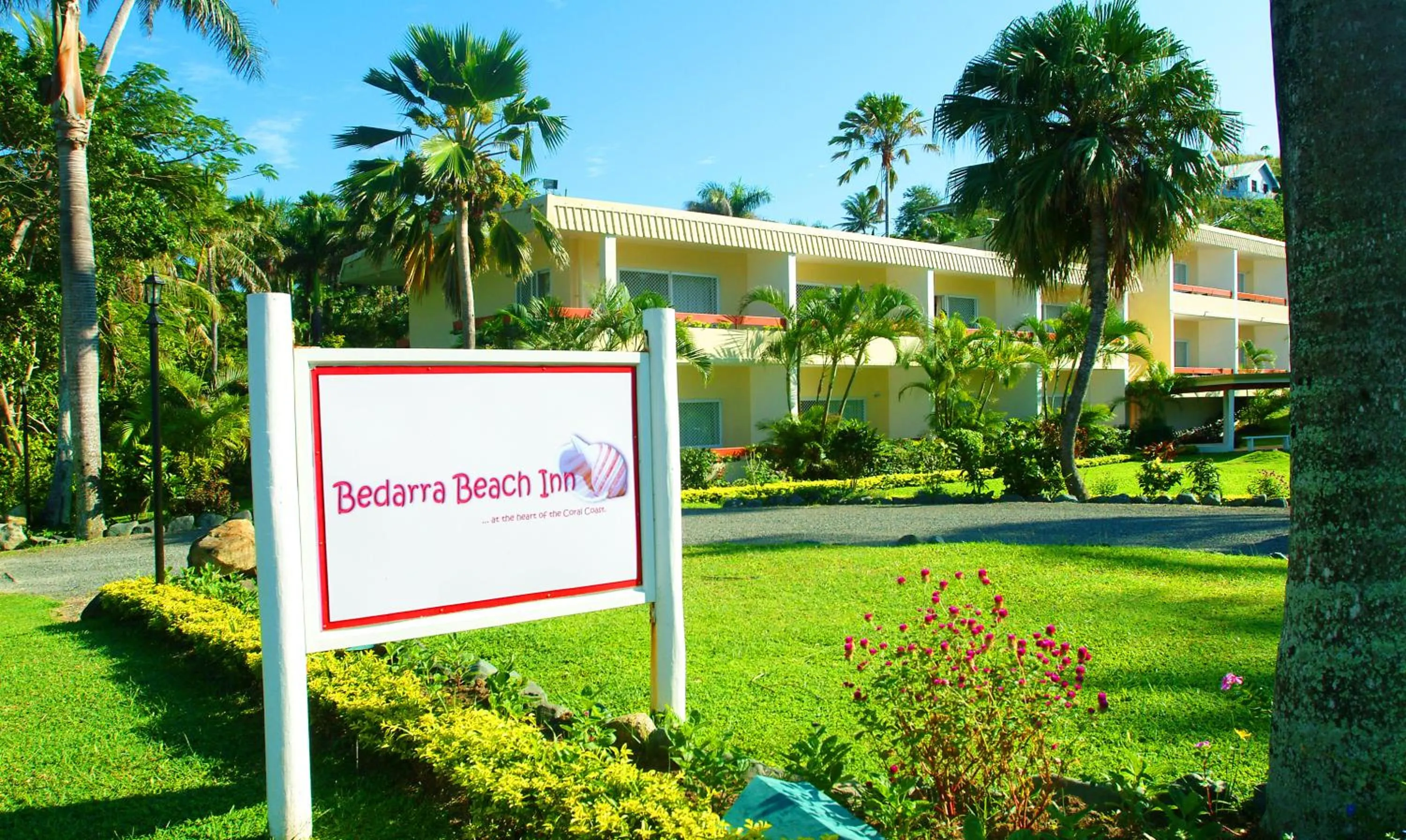 Facade/entrance in Bedarra Beach Inn