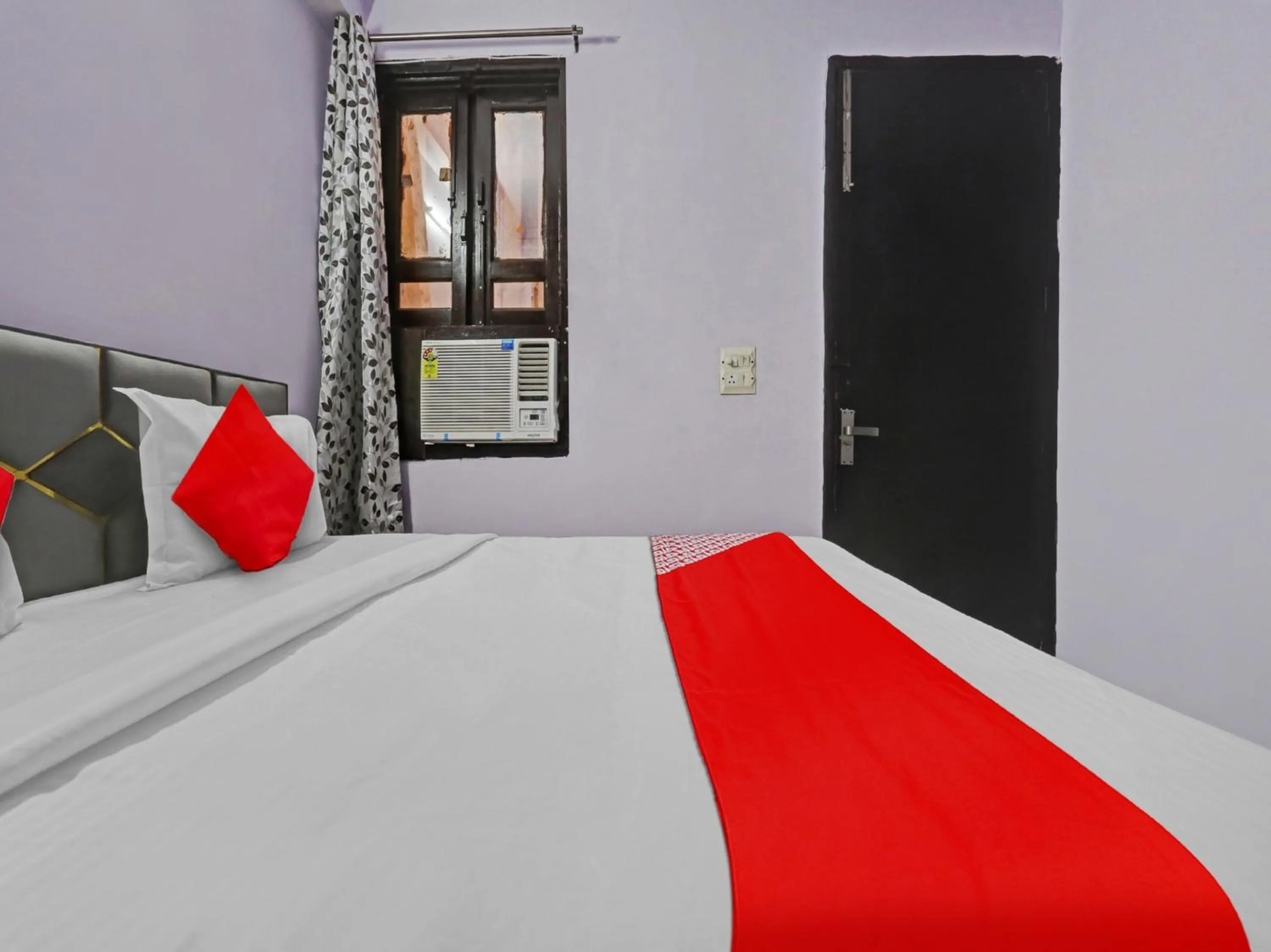 Bedroom, Bed in Hotel O Premium Rooms