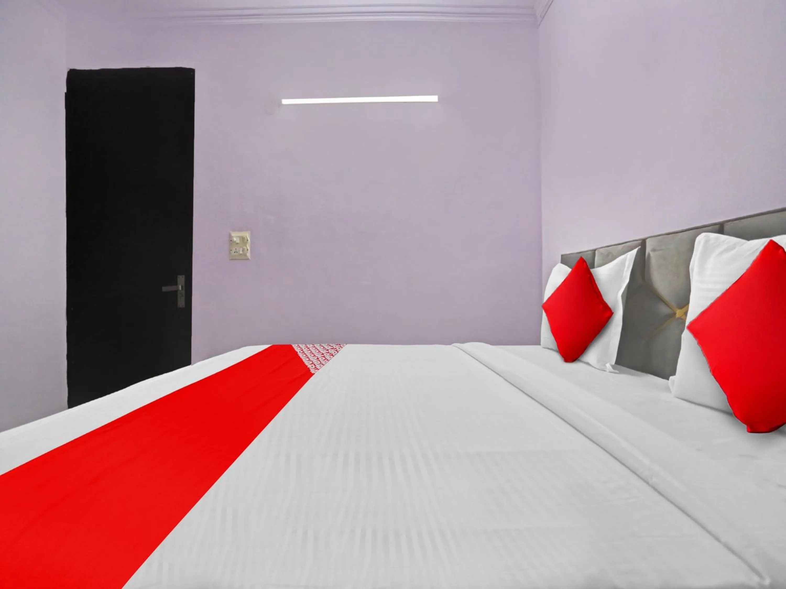 Bedroom, Bed in Hotel O Premium Rooms