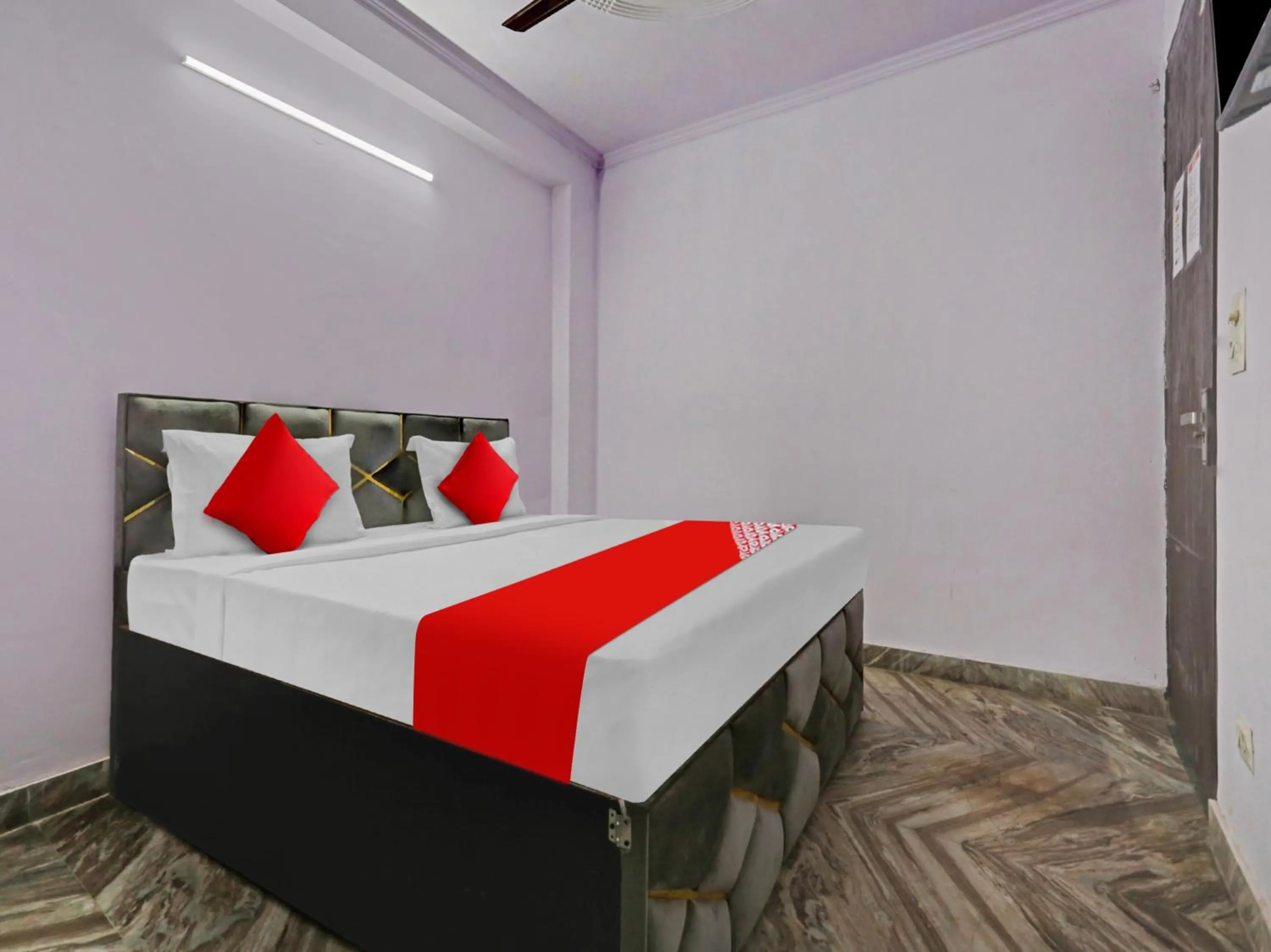 Bedroom, Bed in Hotel O Premium Rooms