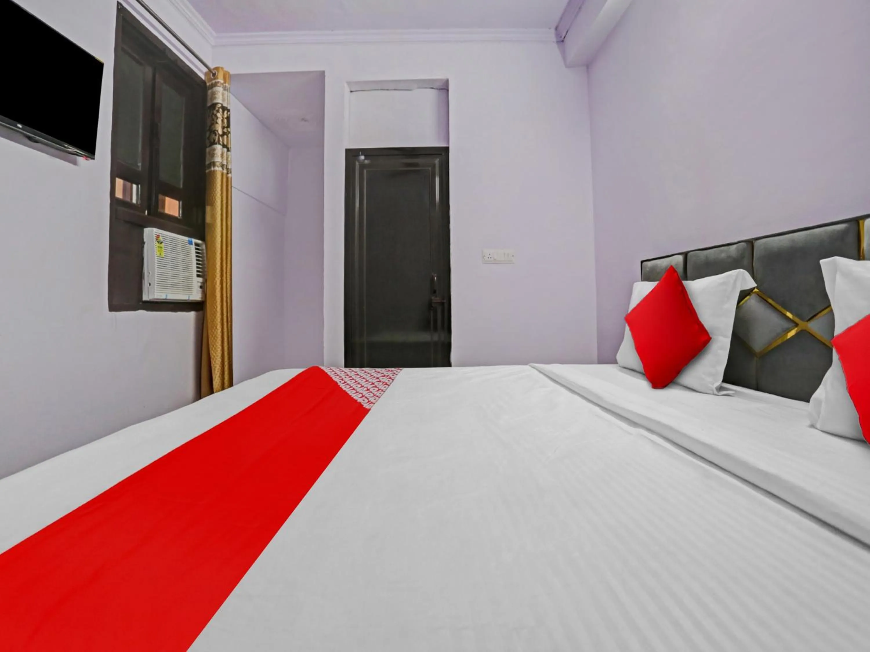 Bedroom, Bed in Hotel O Premium Rooms