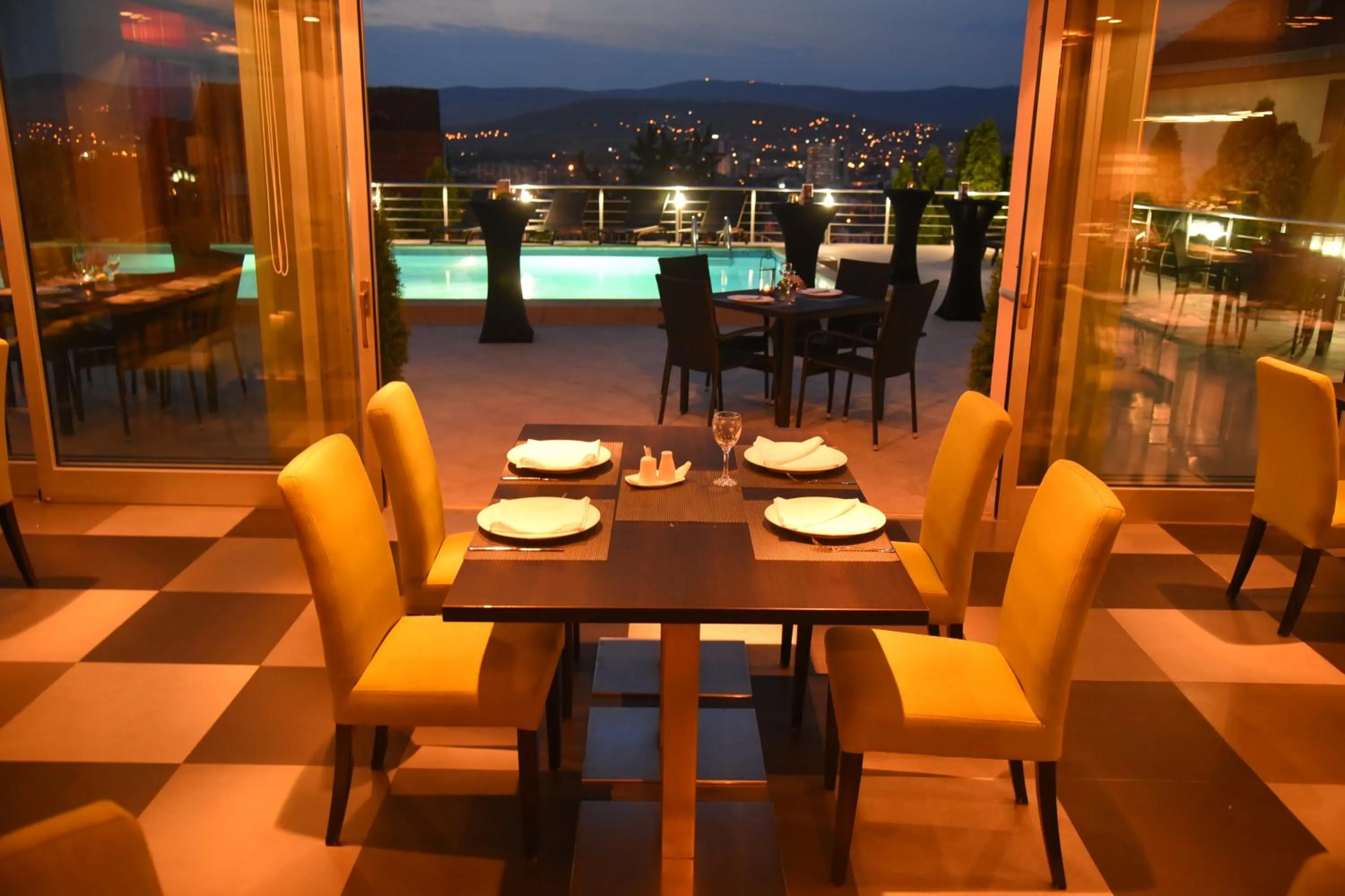 Restaurant/places to eat in Hotel Marica