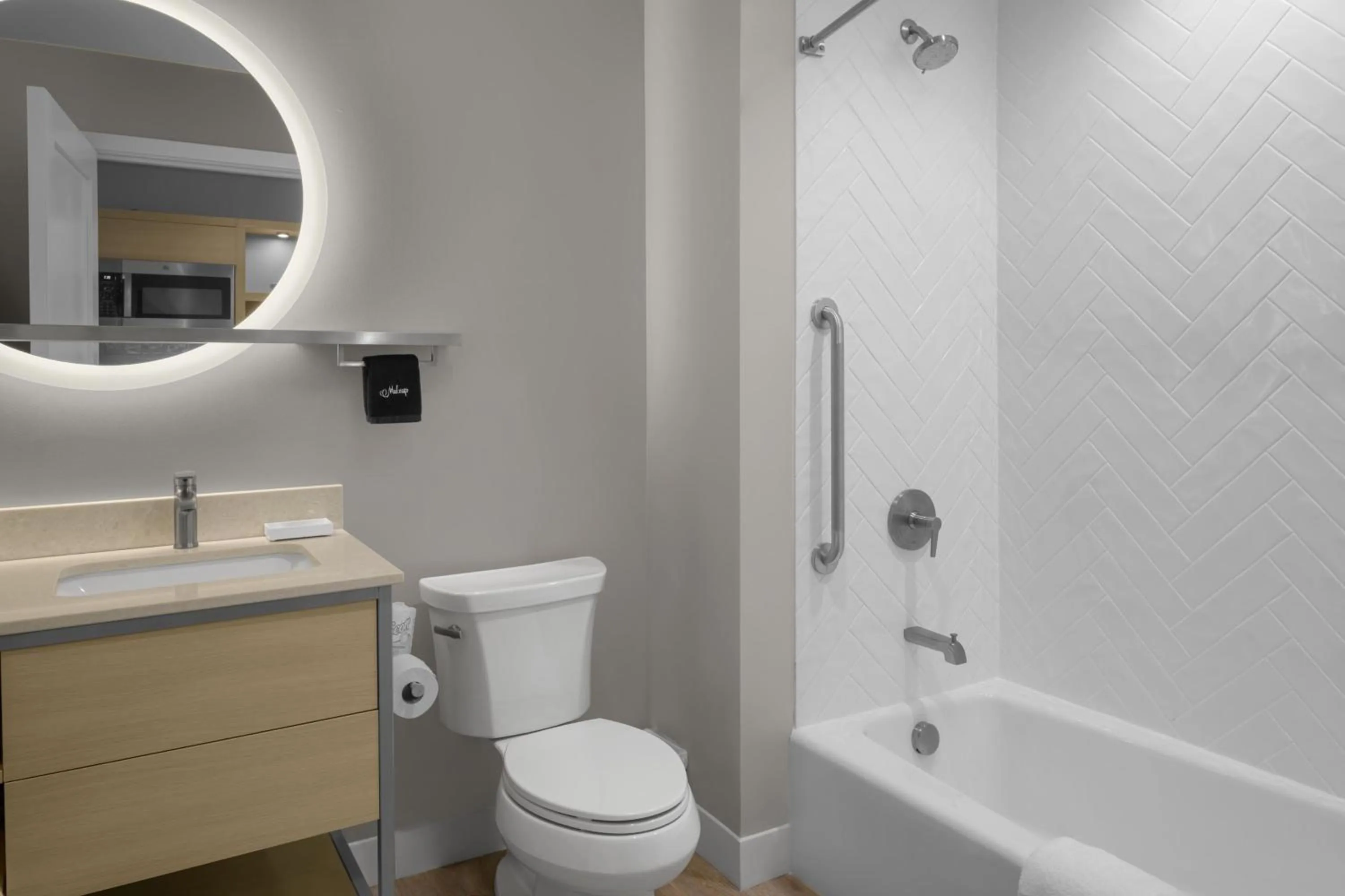 Bathroom in TownePlace Suites by Marriott Coeur d'Alene