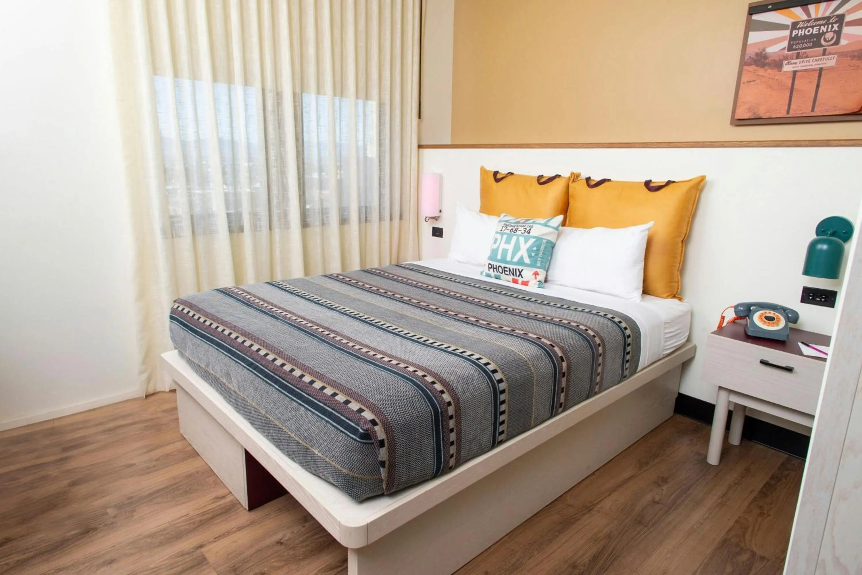 Photo of the whole room, Bed in Moxy Phoenix Downtown