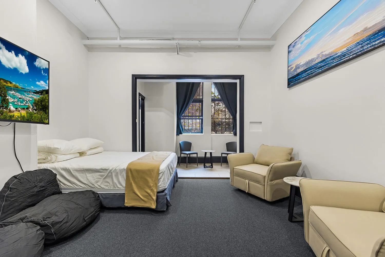 Bedroom in London Plane Backpackers