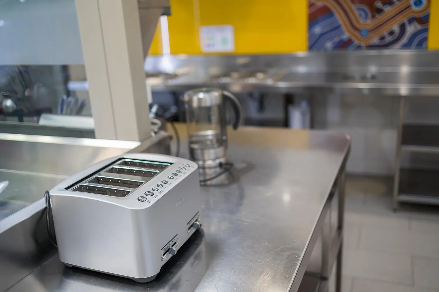Communal kitchen in London Plane Backpackers