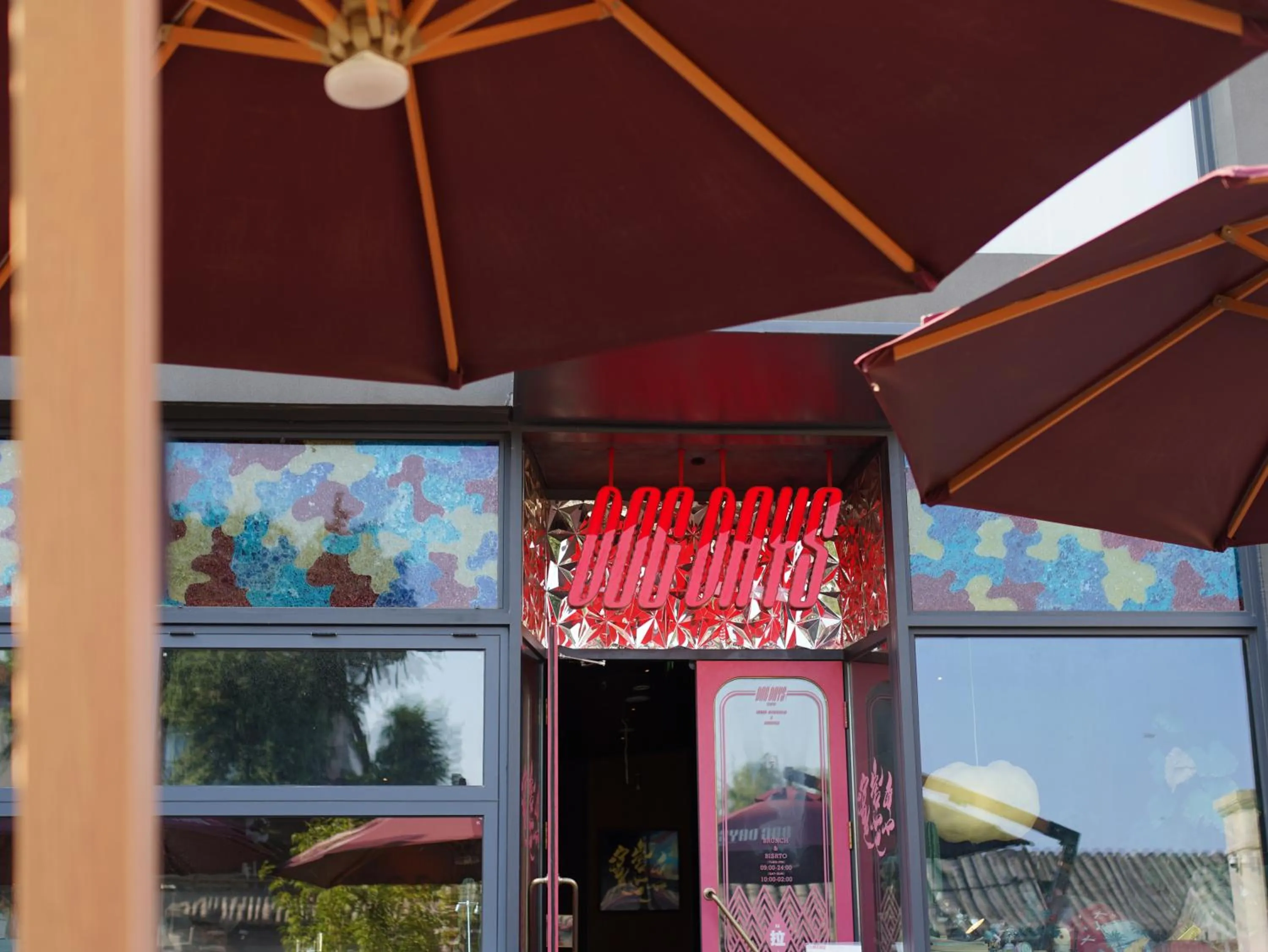 Restaurant/places to eat in base-Beijing Wangfujing Serviced Apartment- in Hutong &Bike rental &Close to Forbidden City, Tian'anmen Square &Subway nearby &Free coffee &Washing machine,Kitchen &Restaurant discount &English speaking &High speed free WiFi