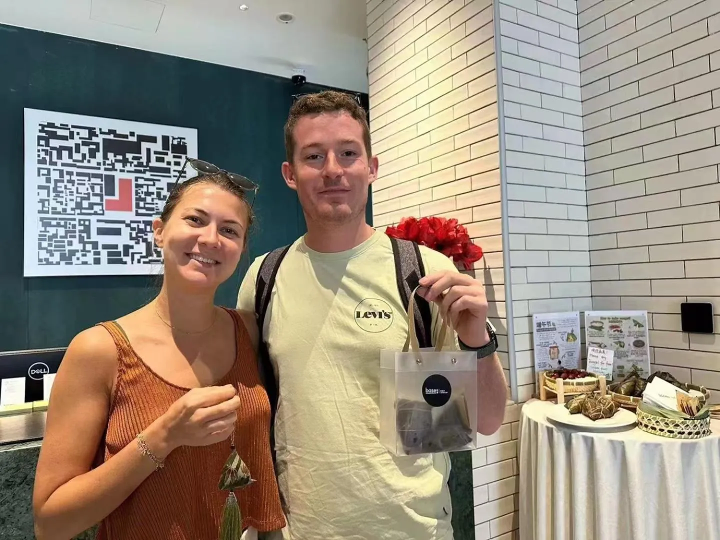 base-Beijing Wangfujing Serviced Apartment- in Hutong &Bike rental &Close to Forbidden City, Tian'anmen Square &Subway nearby &Free coffee &Washing machine,Kitchen &Restaurant discount &English speaking &High speed free WiFi