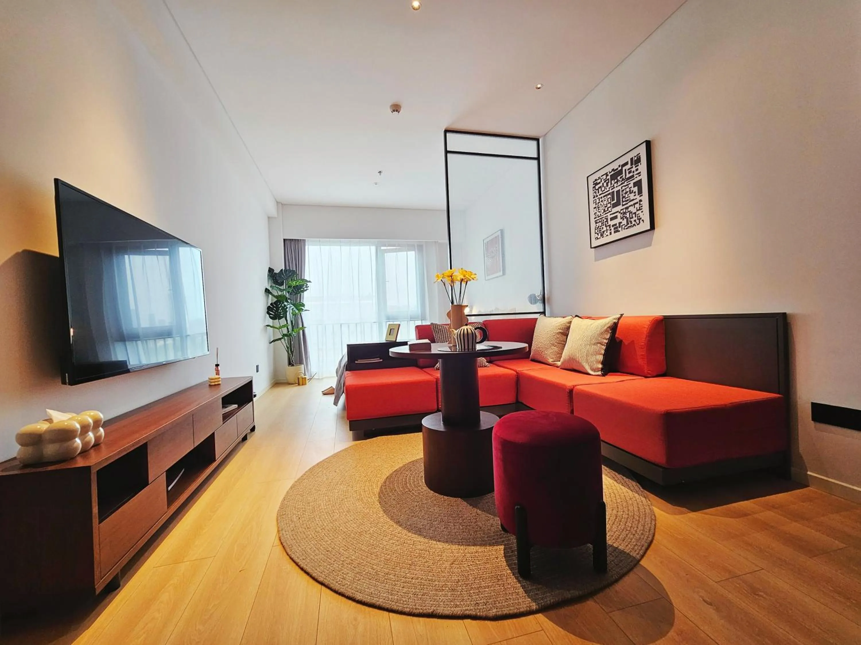 Living room in base-Beijing Wangfujing Serviced Apartment- in Hutong &Bike rental &Close to Forbidden City, Tian'anmen Square &Subway nearby &Free coffee &Washing machine,Kitchen &Restaurant discount &English speaking &High speed free WiFi