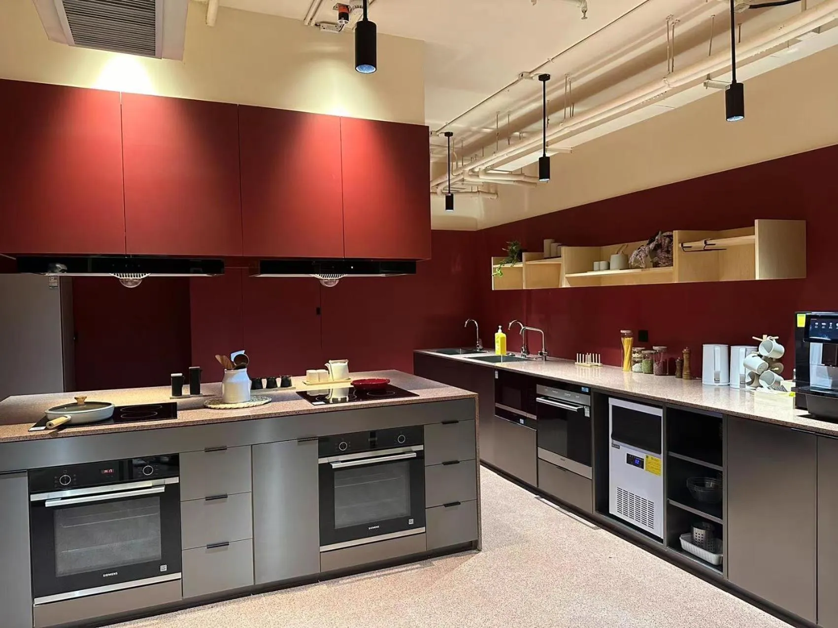 Kitchen or kitchenette in base-Beijing Wangfujing Serviced Apartment- in Hutong &Bike rental &Close to Forbidden City, Tian'anmen Square &Subway nearby &Free coffee &Washing machine,Kitchen &Restaurant discount &English speaking &High speed free WiFi