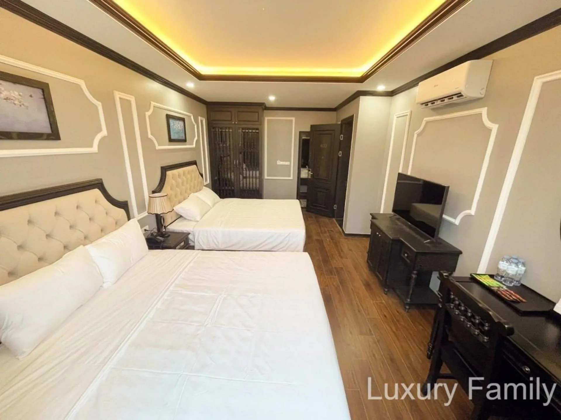 TV and multimedia, Bed in Moma Paris Hotel Ninh Bình