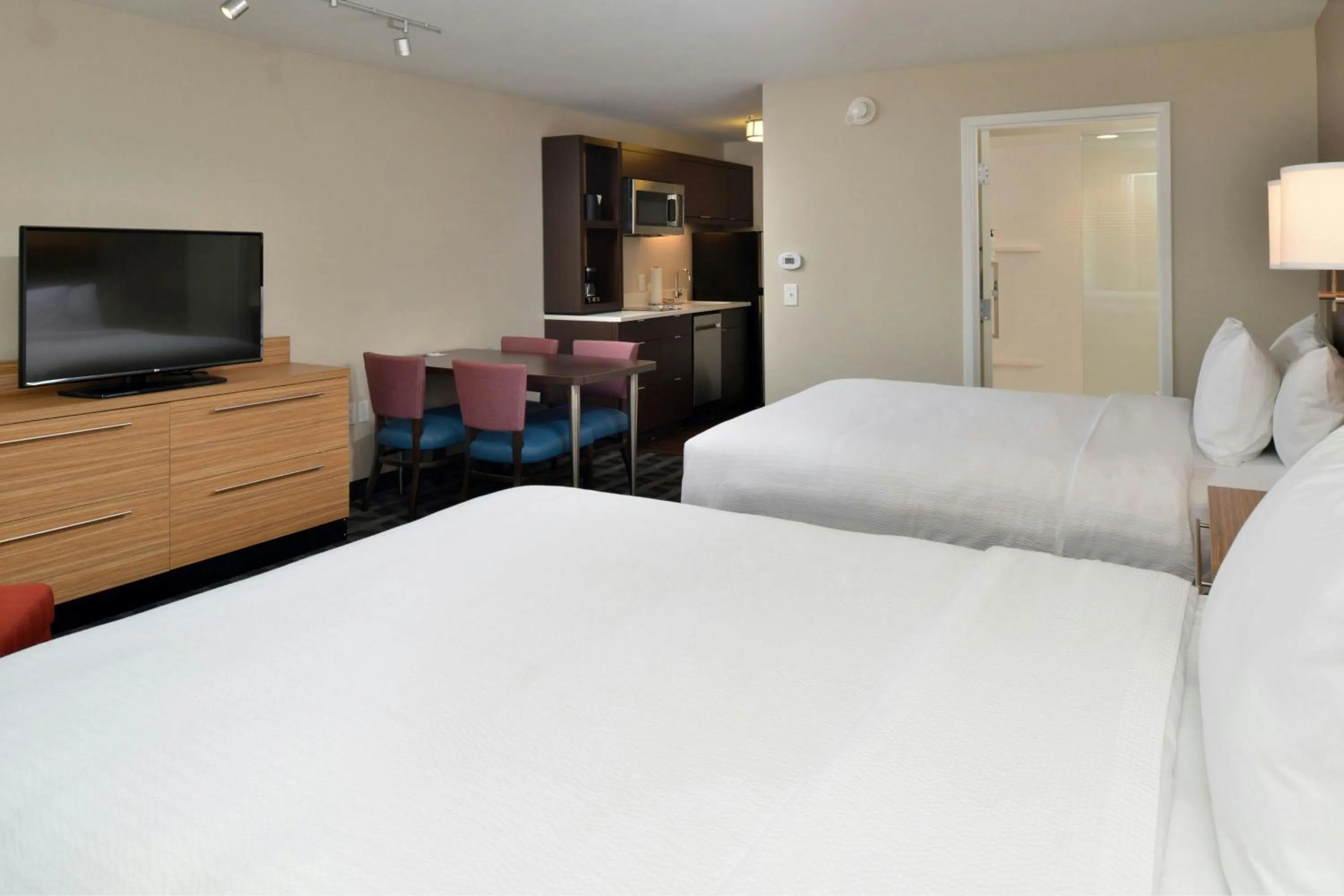 Photo of the whole room, Bed in TownePlace Suites by Marriott Raleigh Durham Airport Morrisville