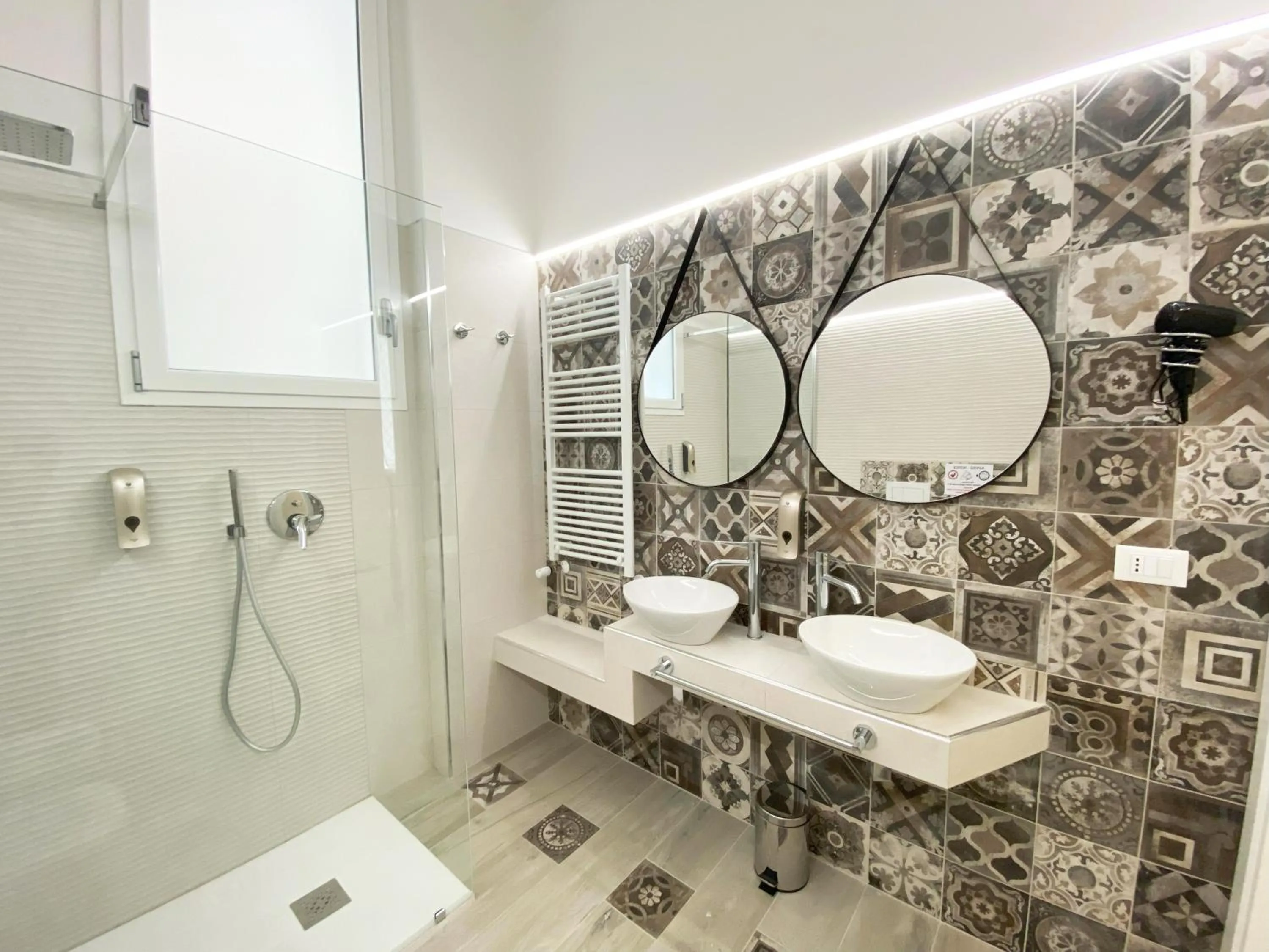 Shower in Casa Granatelli