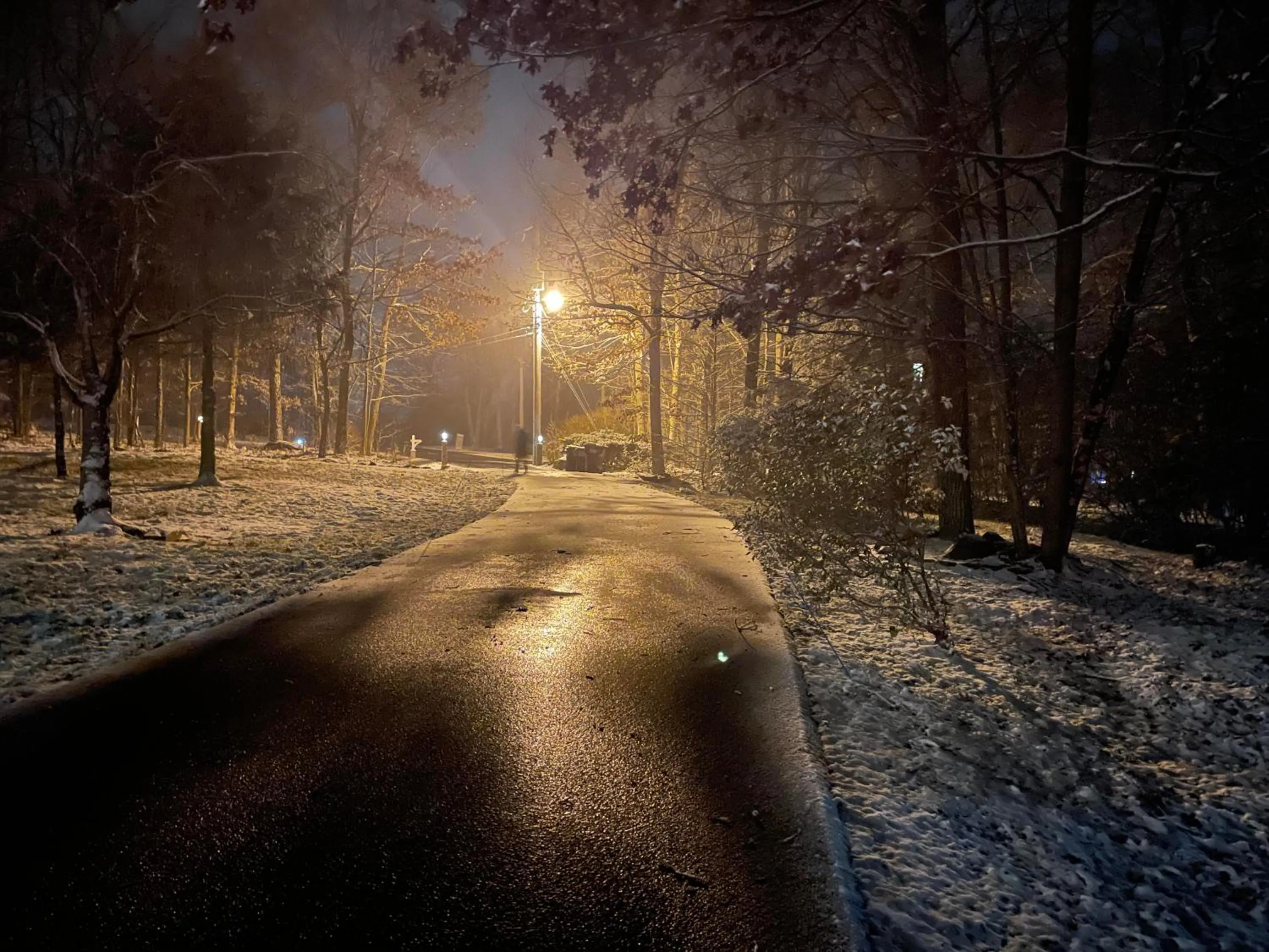 Night in Stunning Poconos Villa- Hot Tub, Pool, Game Room, BBQ & more