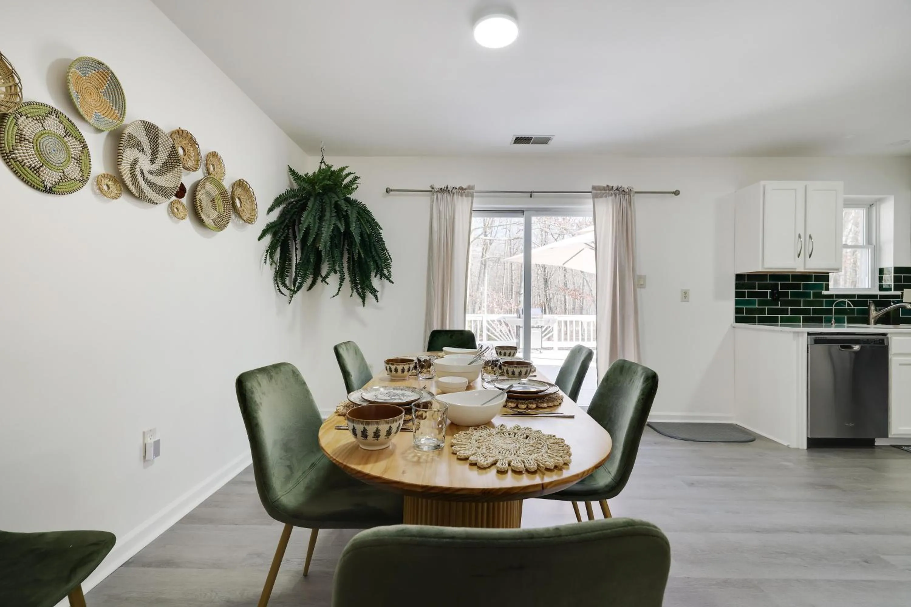 Food and drinks in Stunning Poconos Villa- Hot Tub, Pool, Game Room, BBQ & more