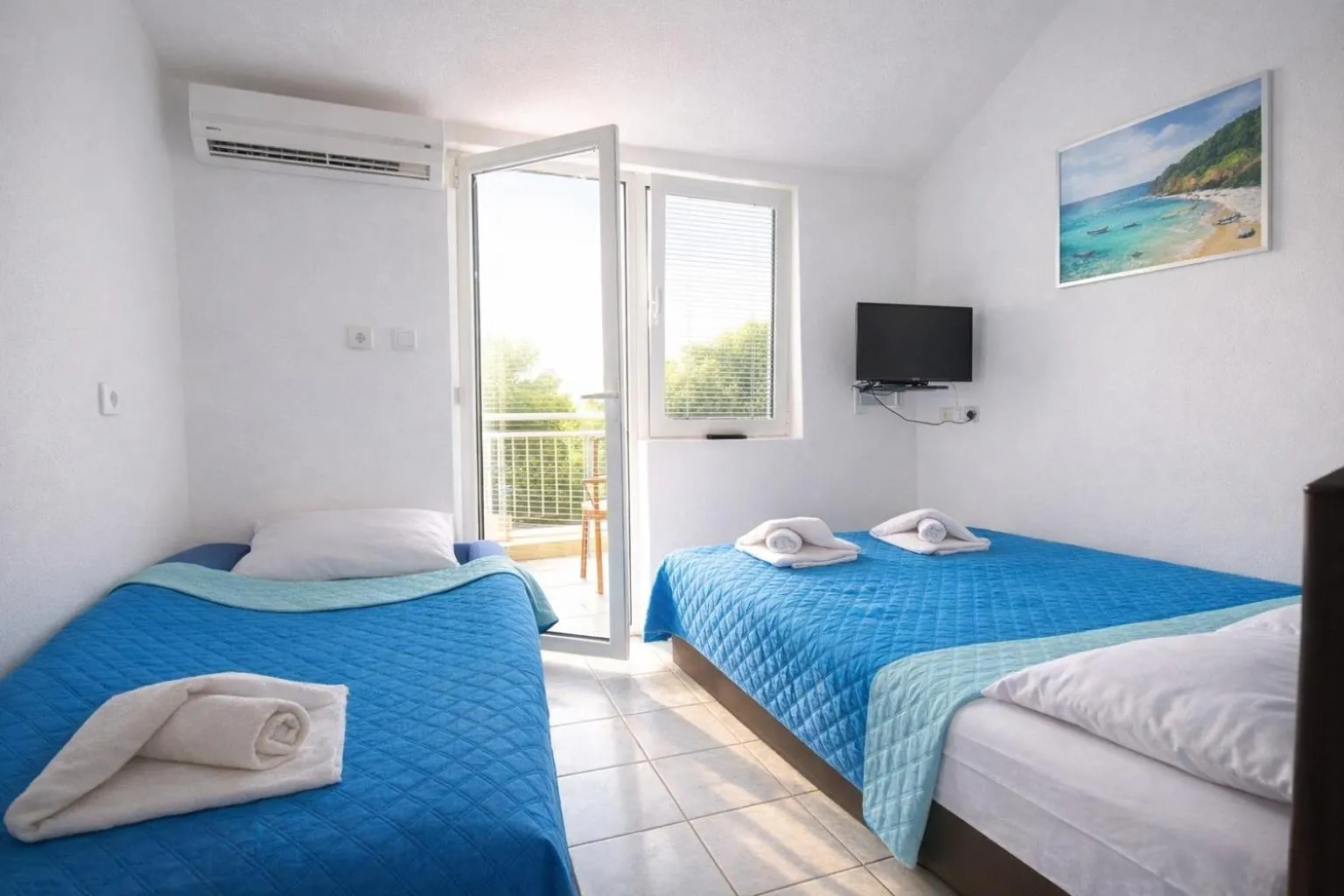 Photo of the whole room, Bed in Villa San Marco