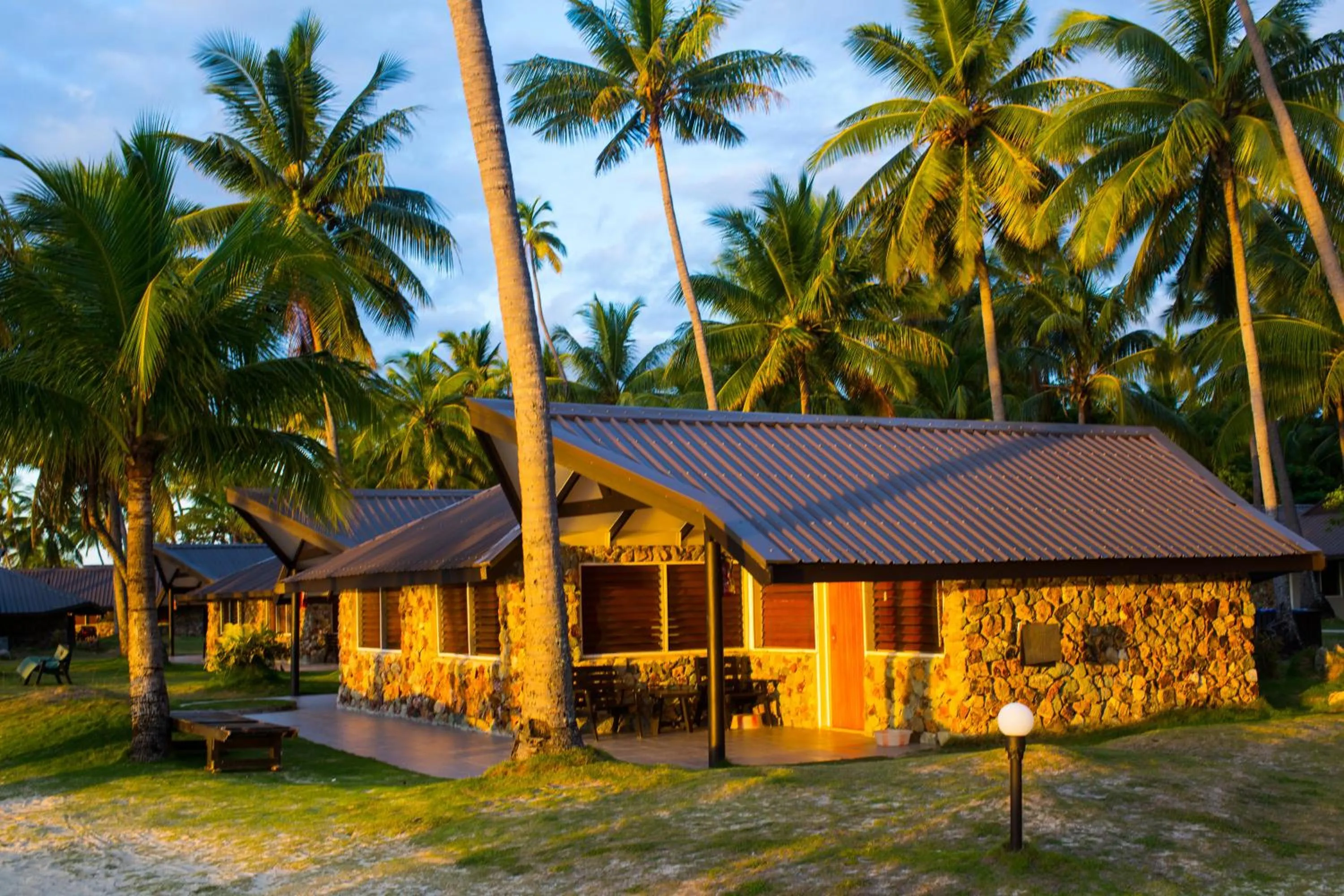 Photo of the whole room in Plantation Island Resort