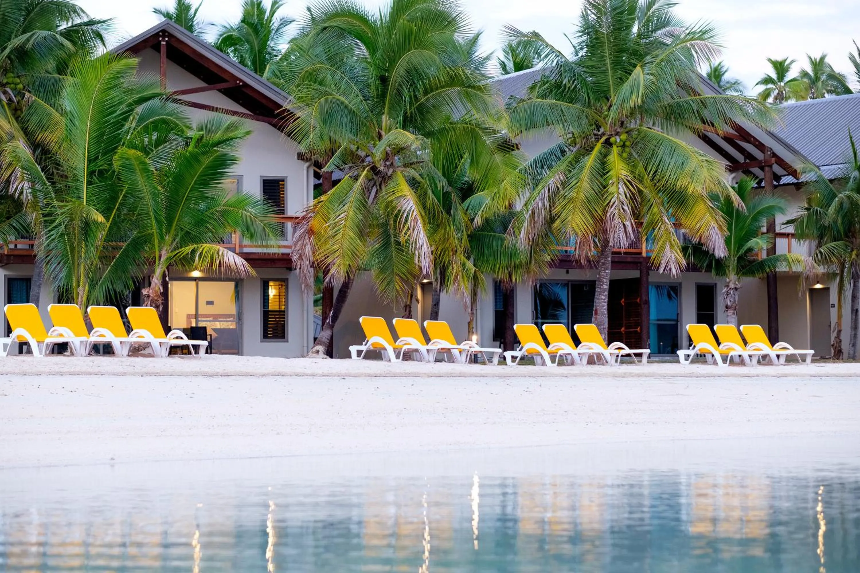 Beach in Plantation Island Resort