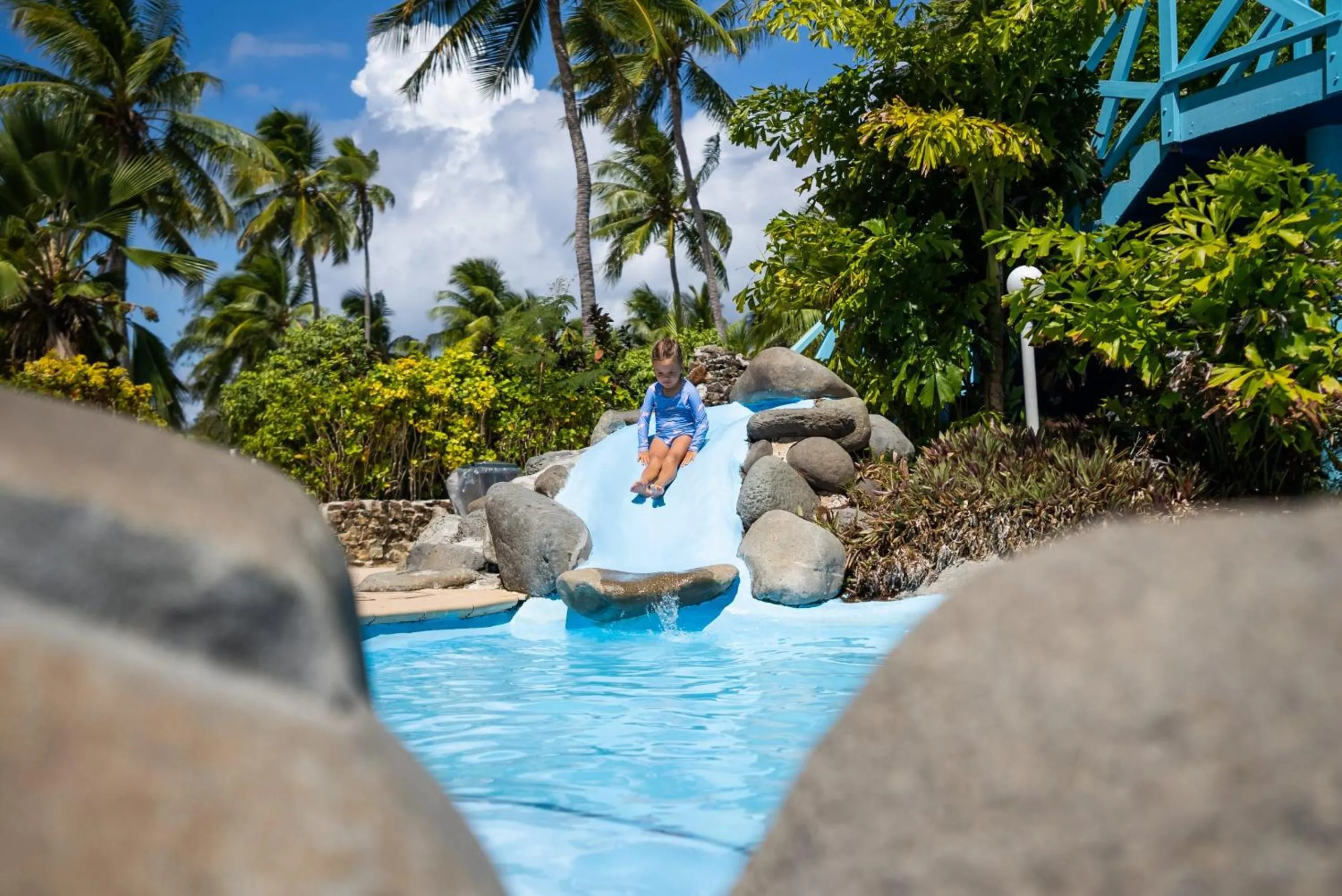 Swimming pool in Plantation Island Resort