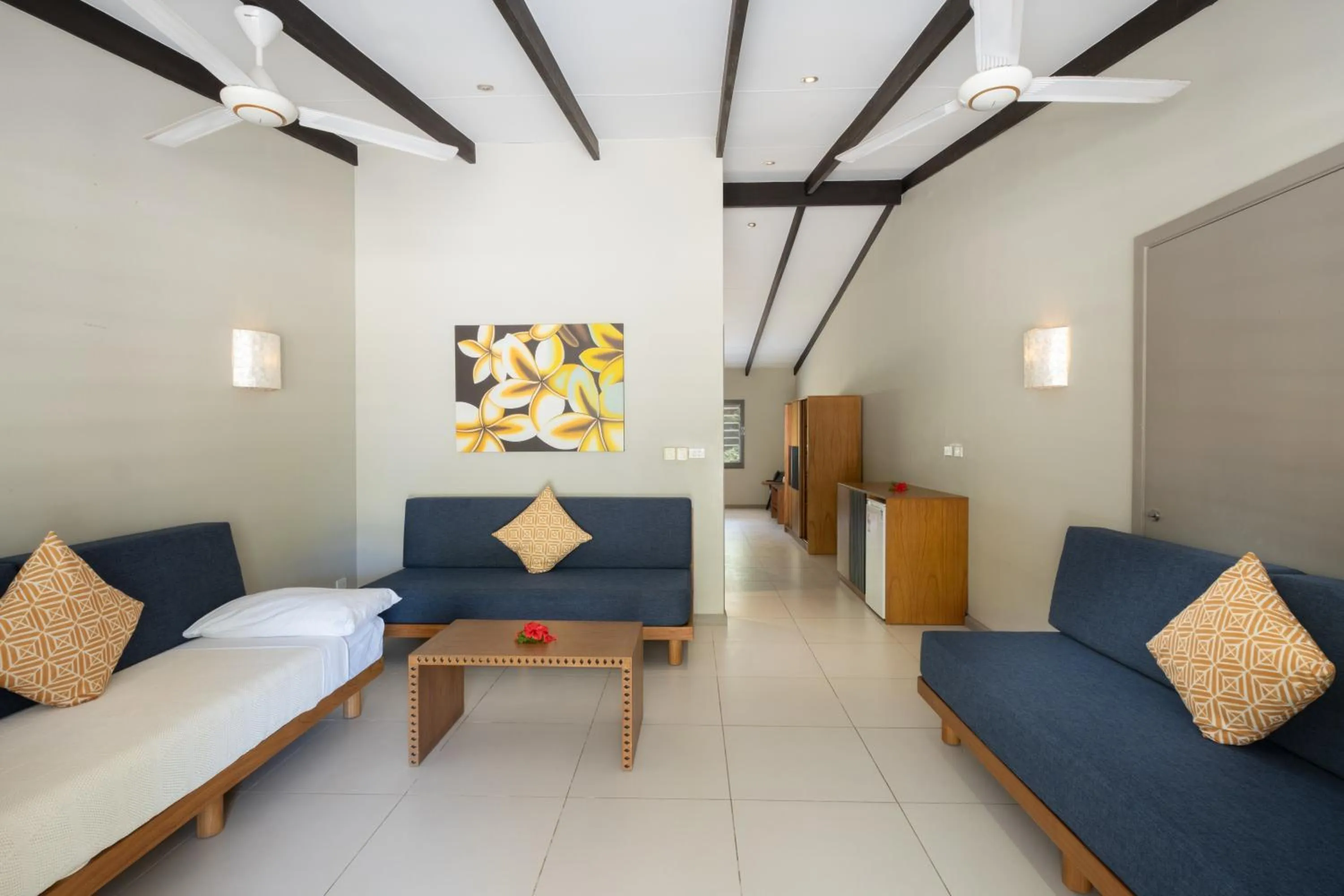 Living room in Plantation Island Resort