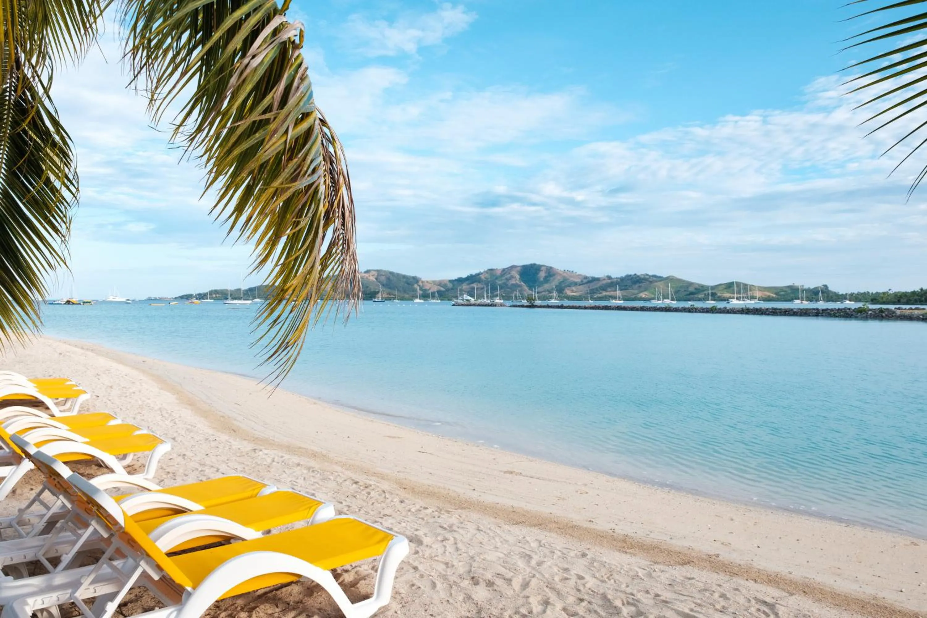 Beach in Plantation Island Resort