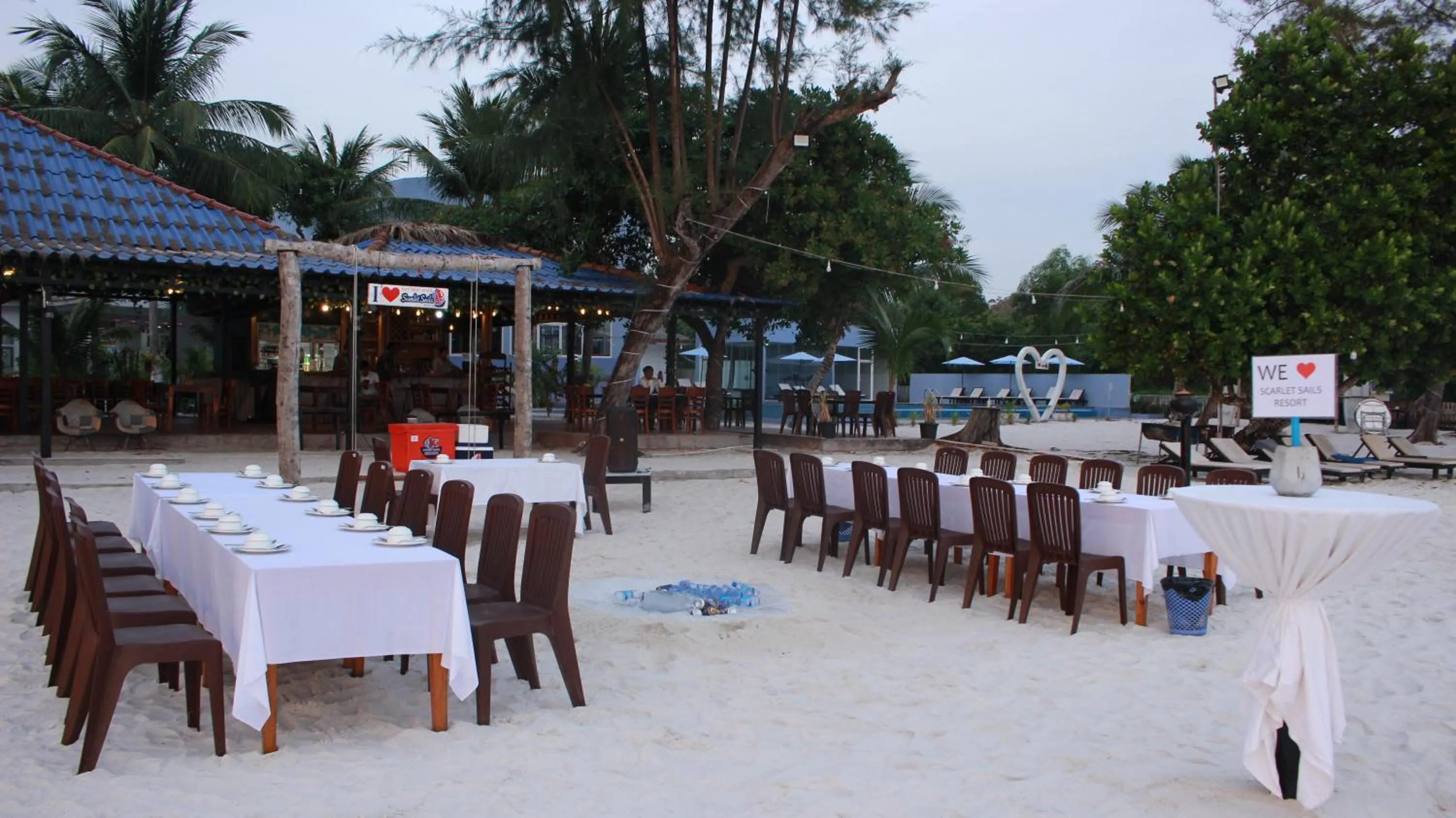 Dining area in SCARLET SAILS VILLA