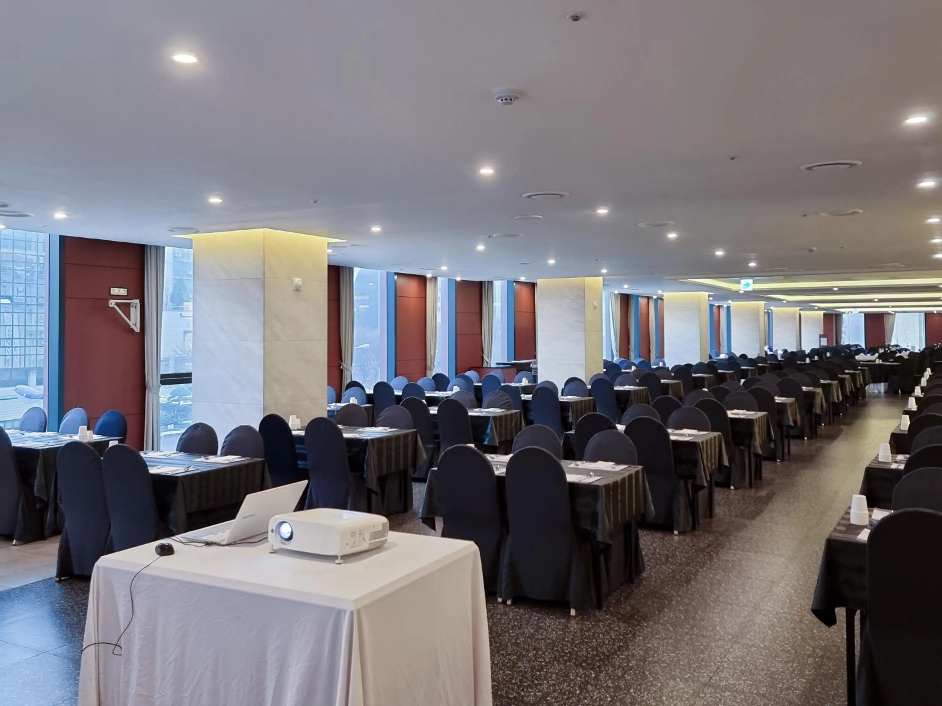 Meeting/conference room in Ibis Ambassador Suwon