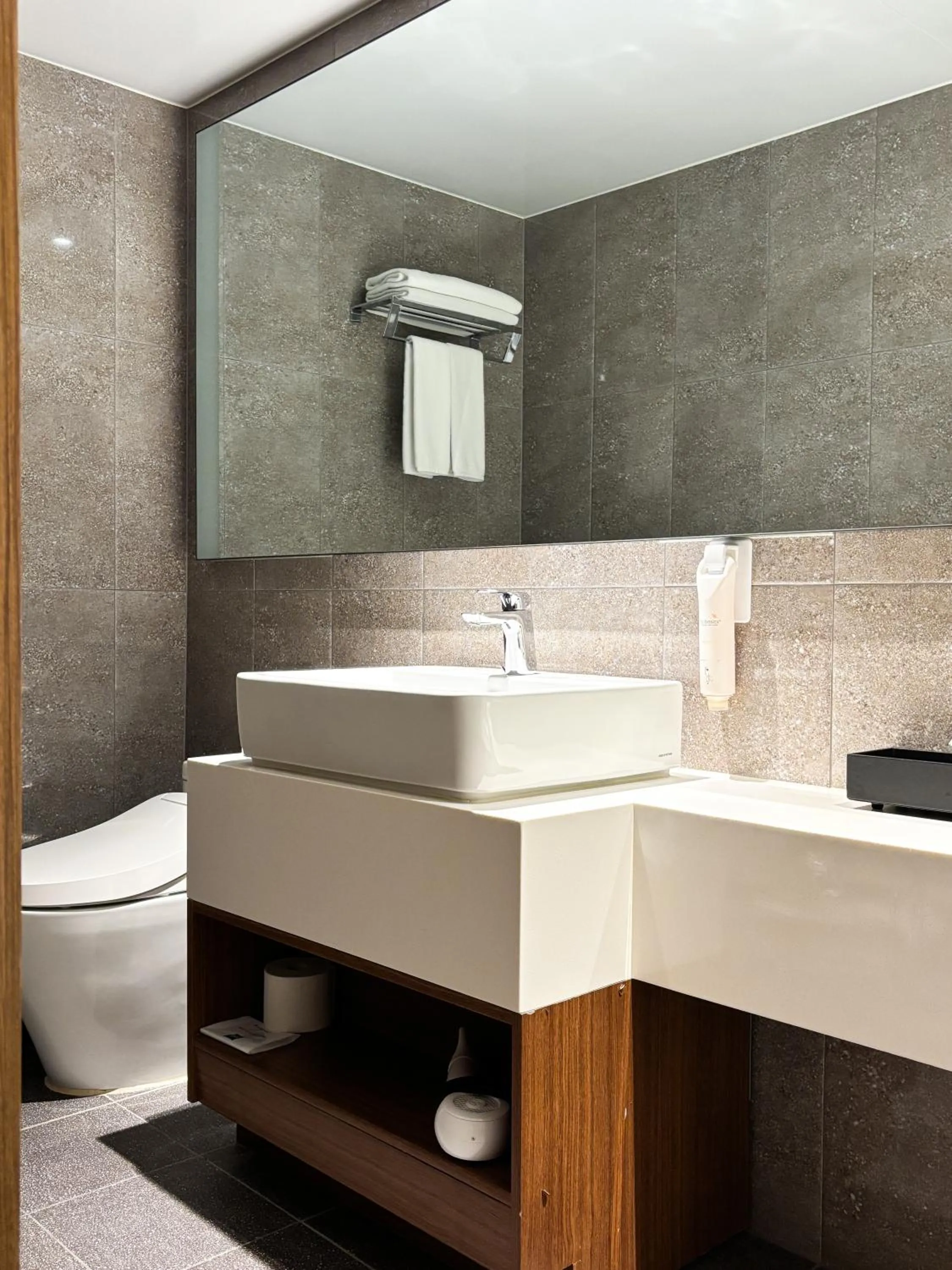 Bathroom in Ibis Ambassador Suwon