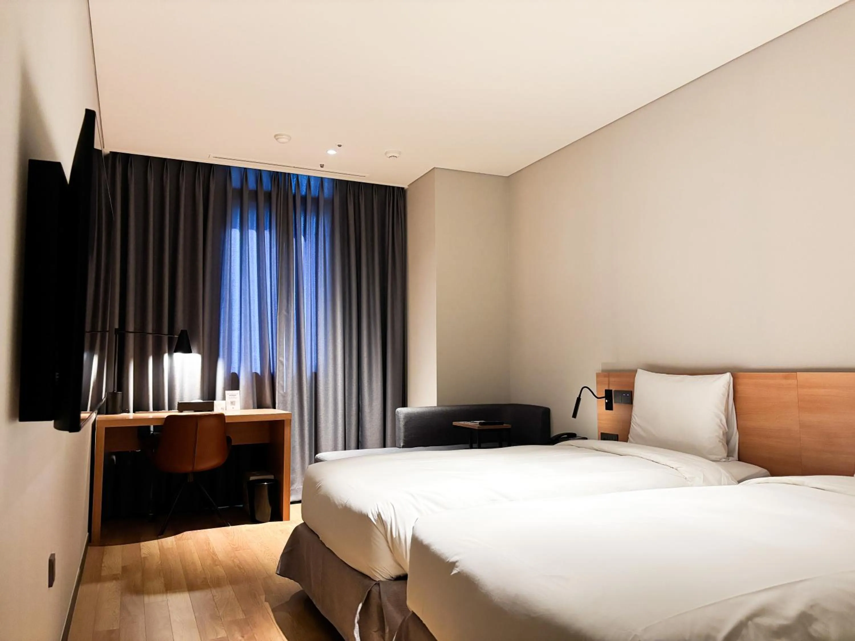 Bed in Ibis Ambassador Suwon