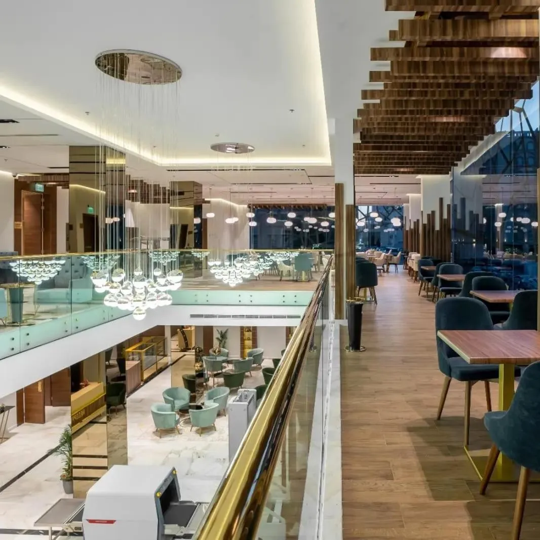 Restaurant/places to eat in AKASIYA HOTEL