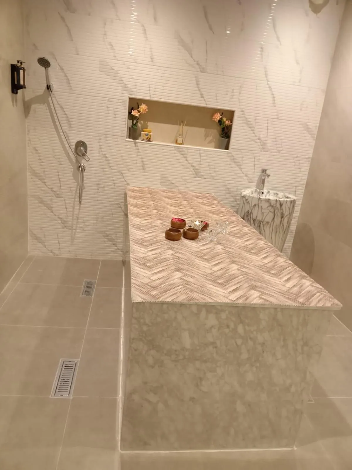 Spa and wellness centre/facilities, Bed in AKASIYA HOTEL