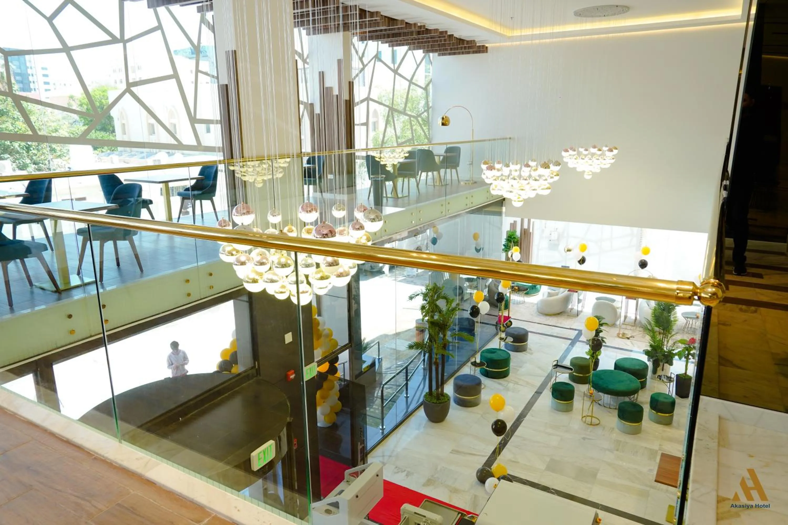 Restaurant/places to eat in AKASIYA HOTEL