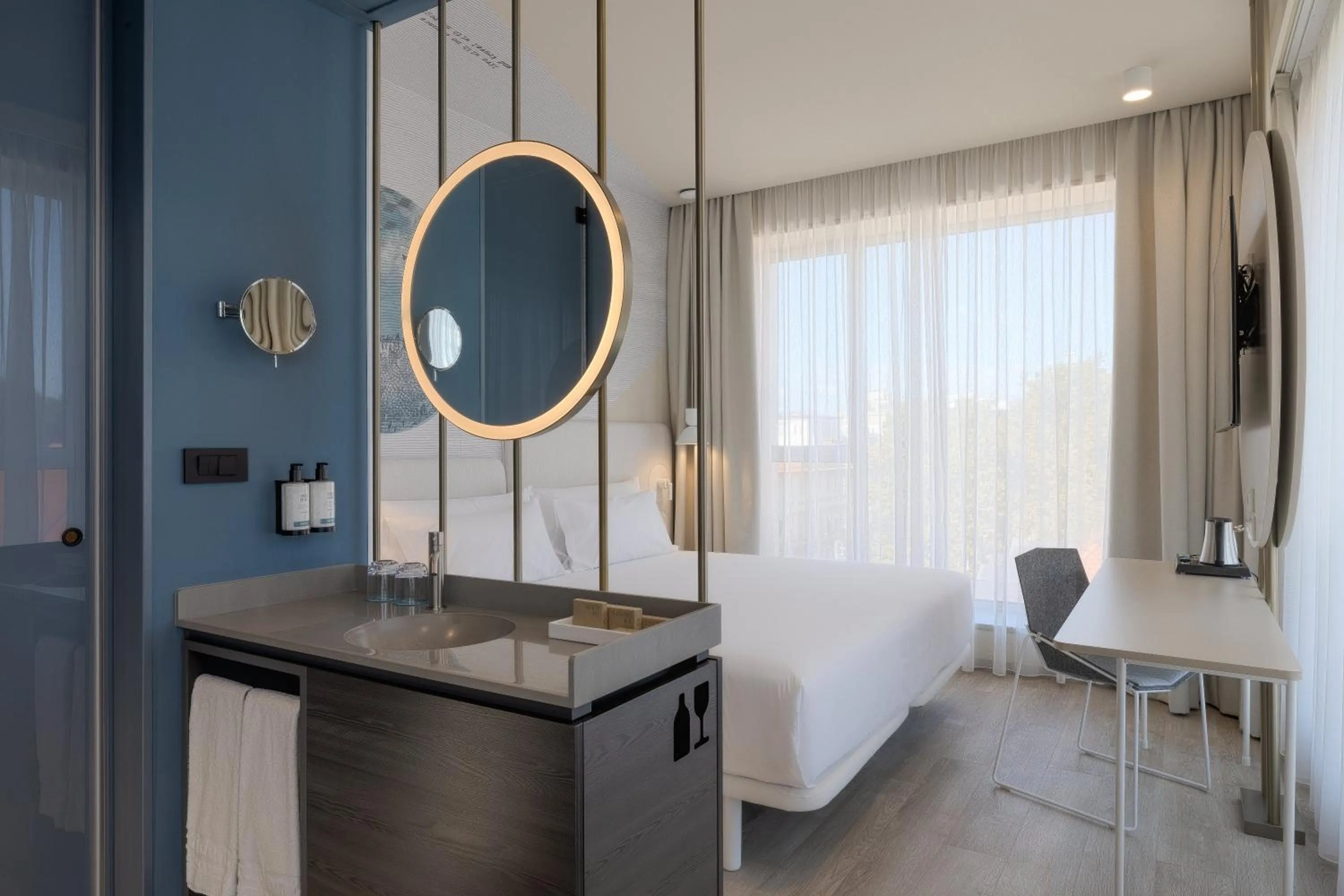 Photo of the whole room, Bed in Occidental Ljubljana