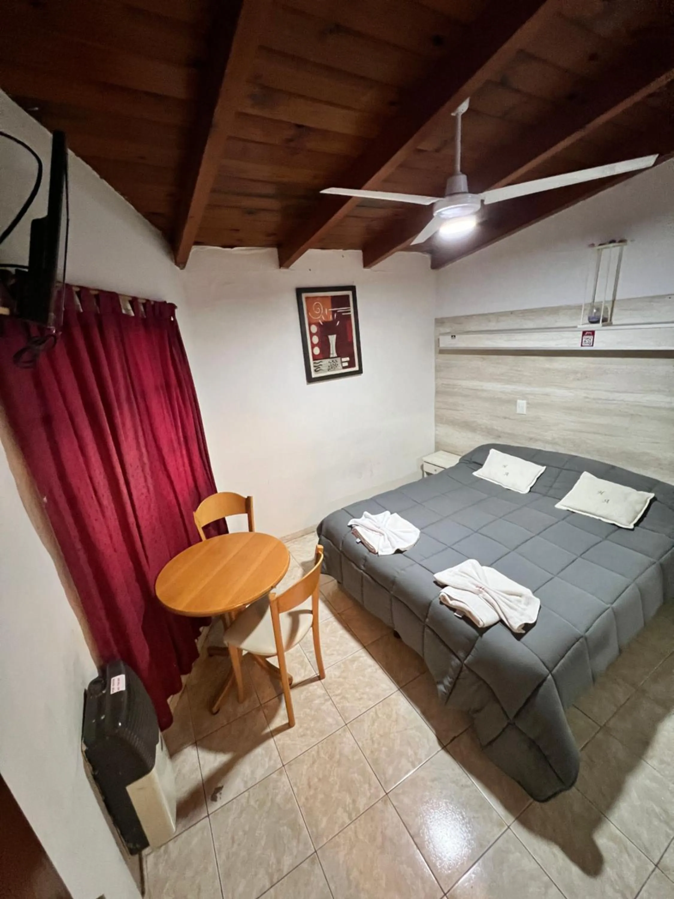 Photo of the whole room, Bed in Aranjuez Real