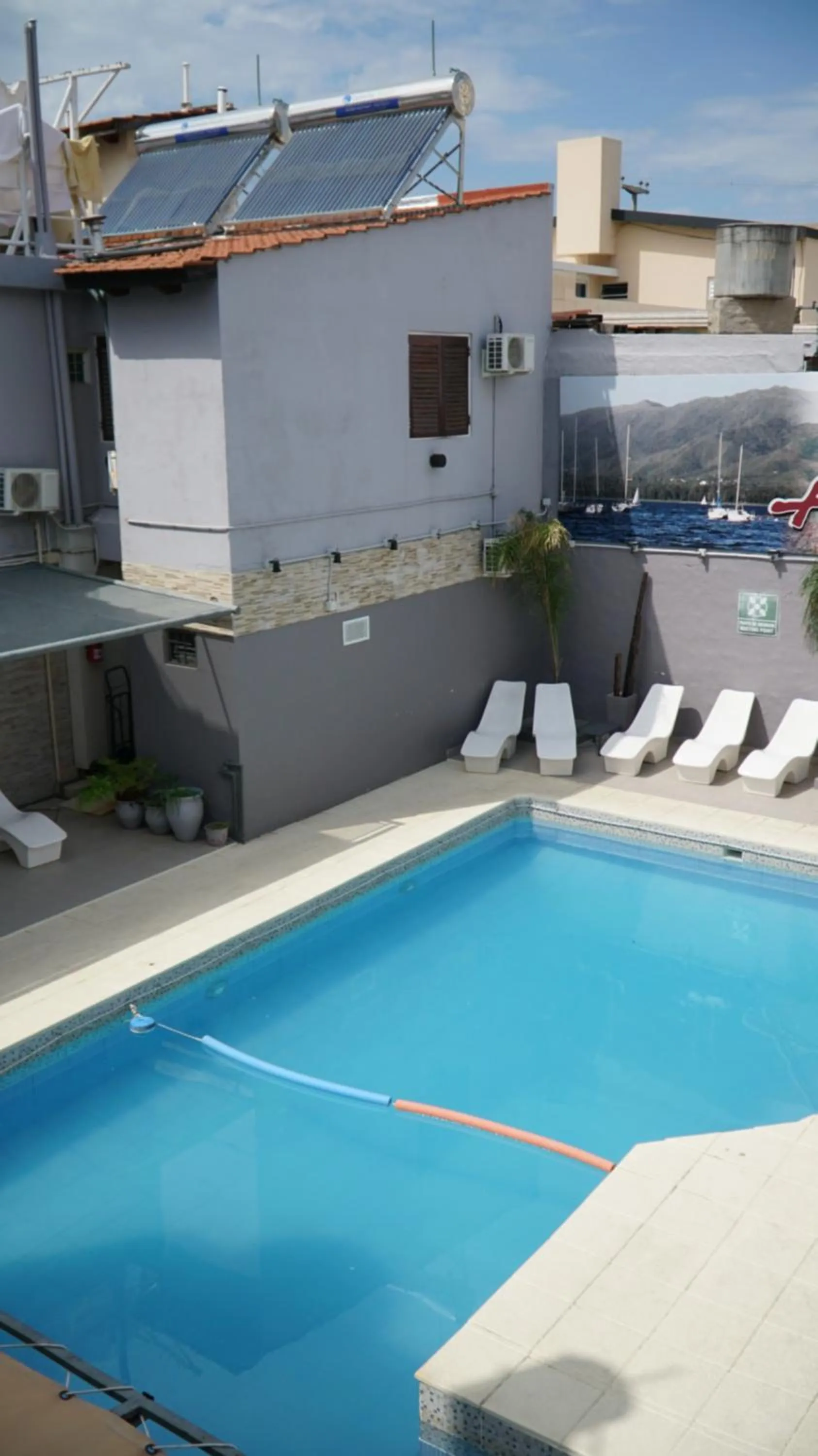 Swimming pool in Aranjuez Real