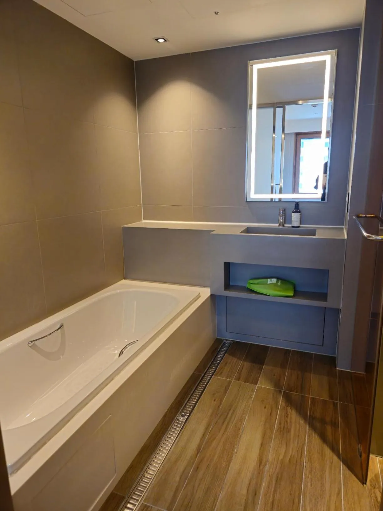 Toilet in Ibis Styles Ambassador Seoul Gangnam