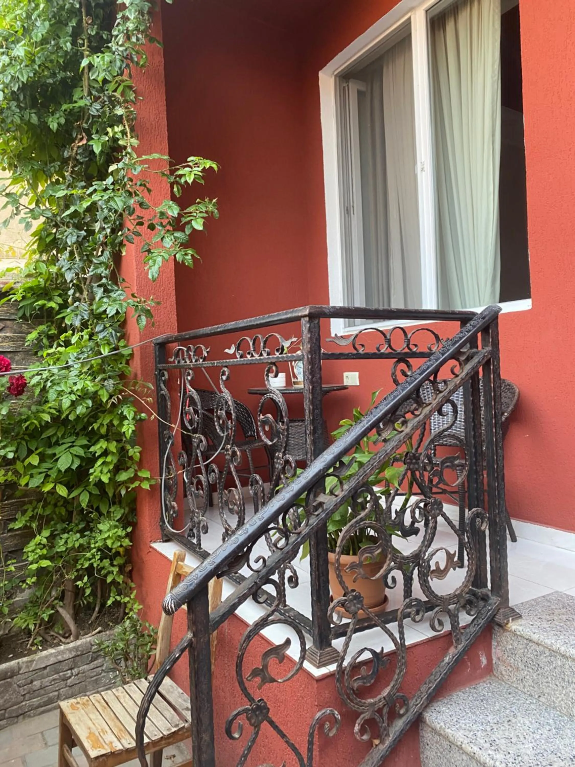 Property building in Mimino T&G