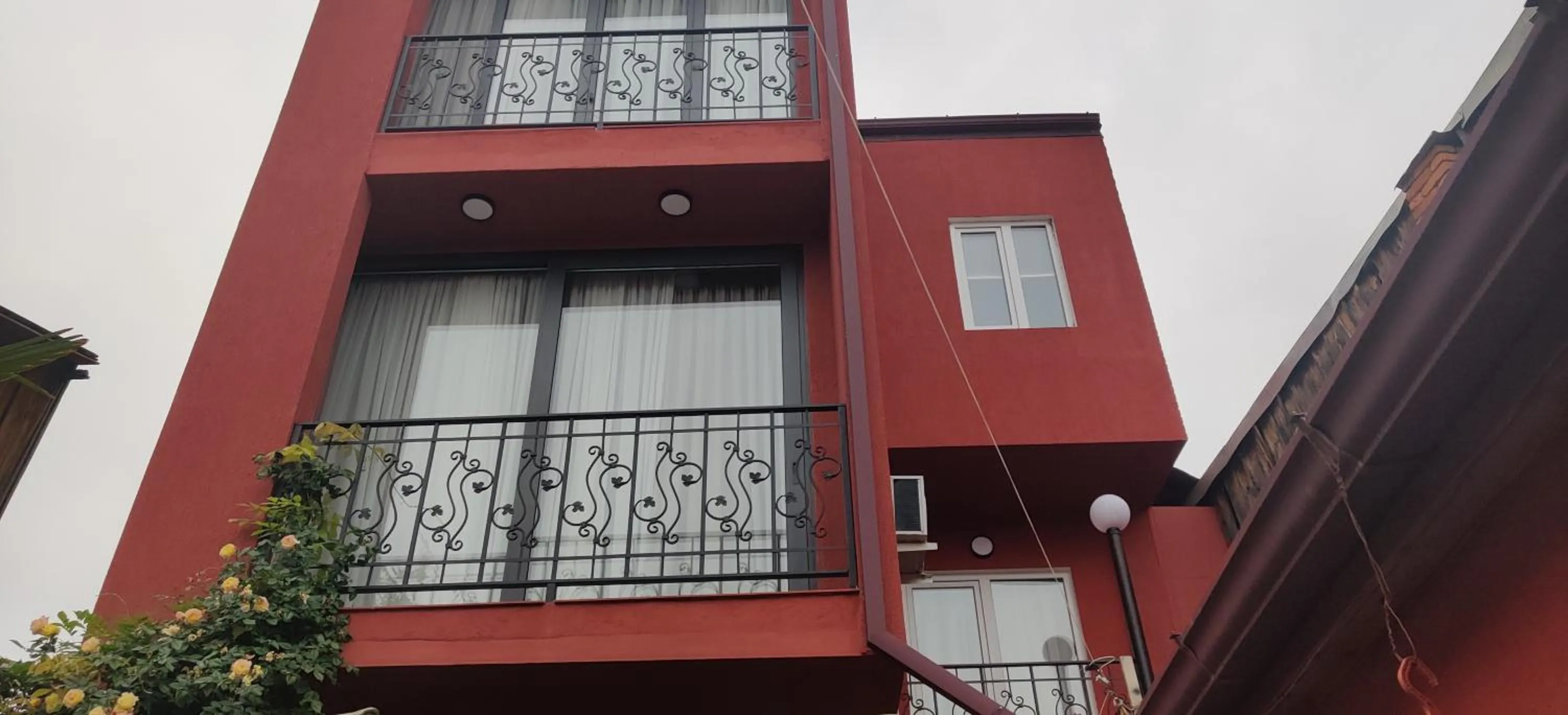 Property building in Mimino T&G