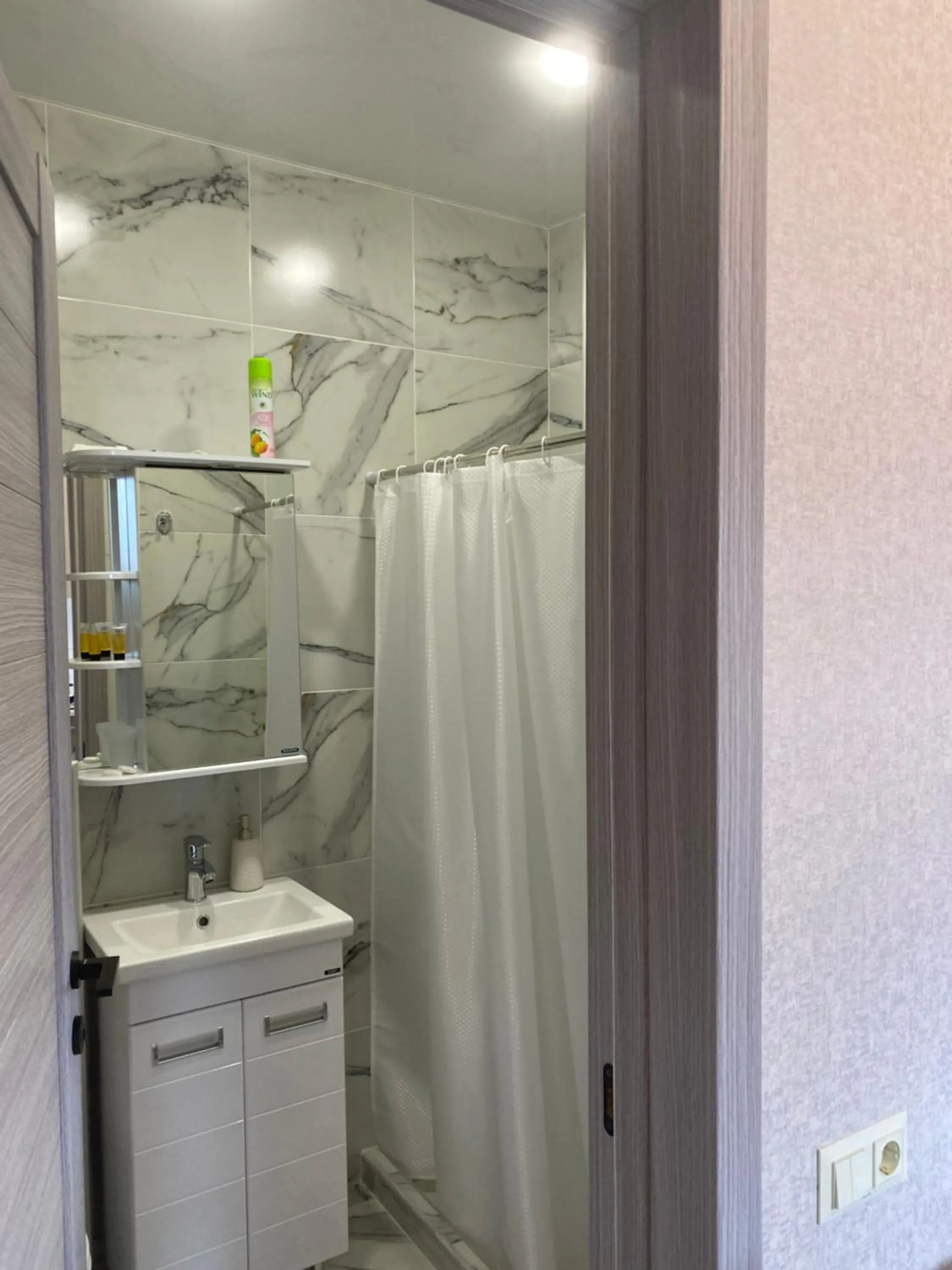 Shower in Mimino T&G