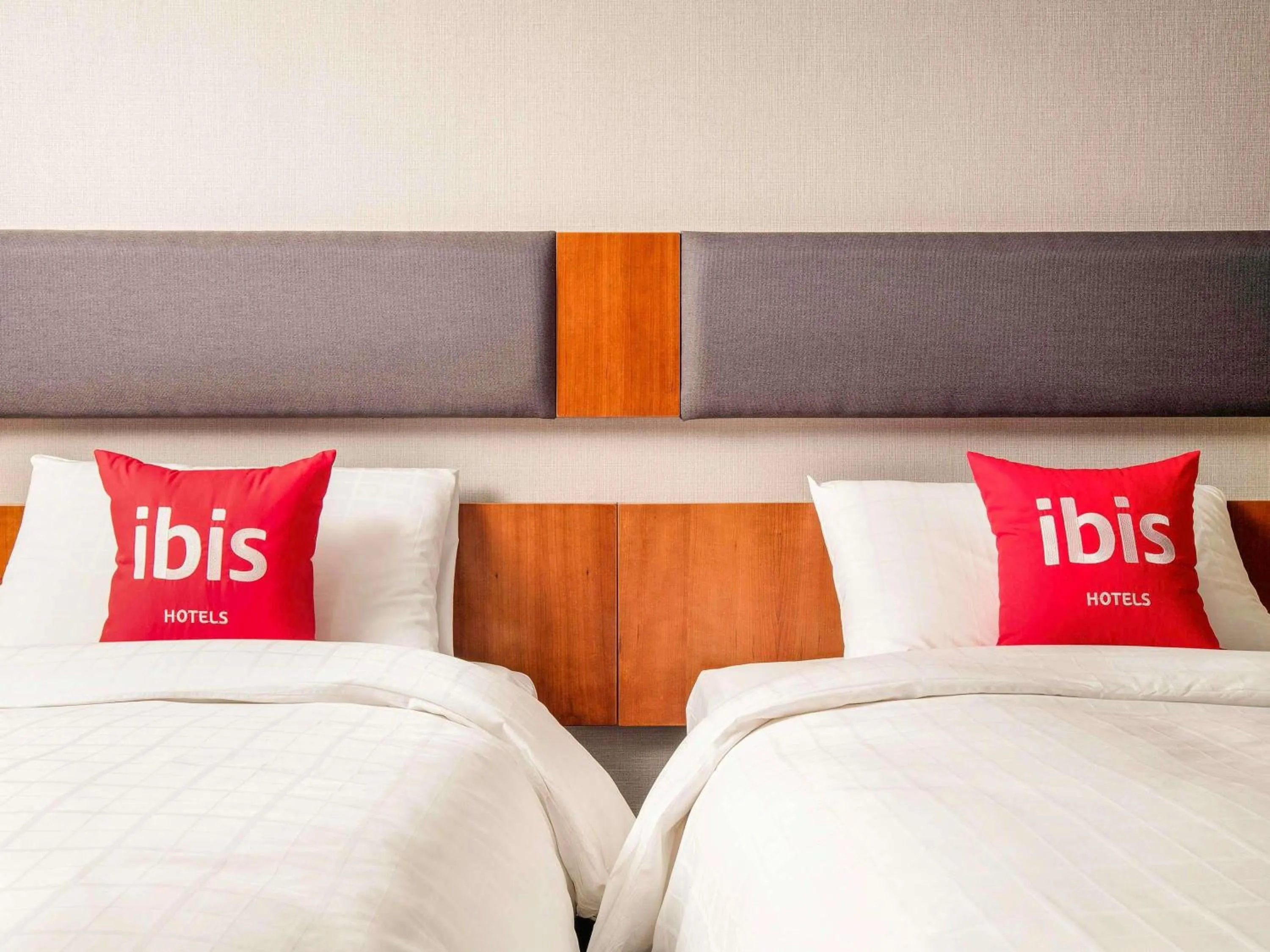 Property building, Bed in Ibis Ambassador Myeongdong