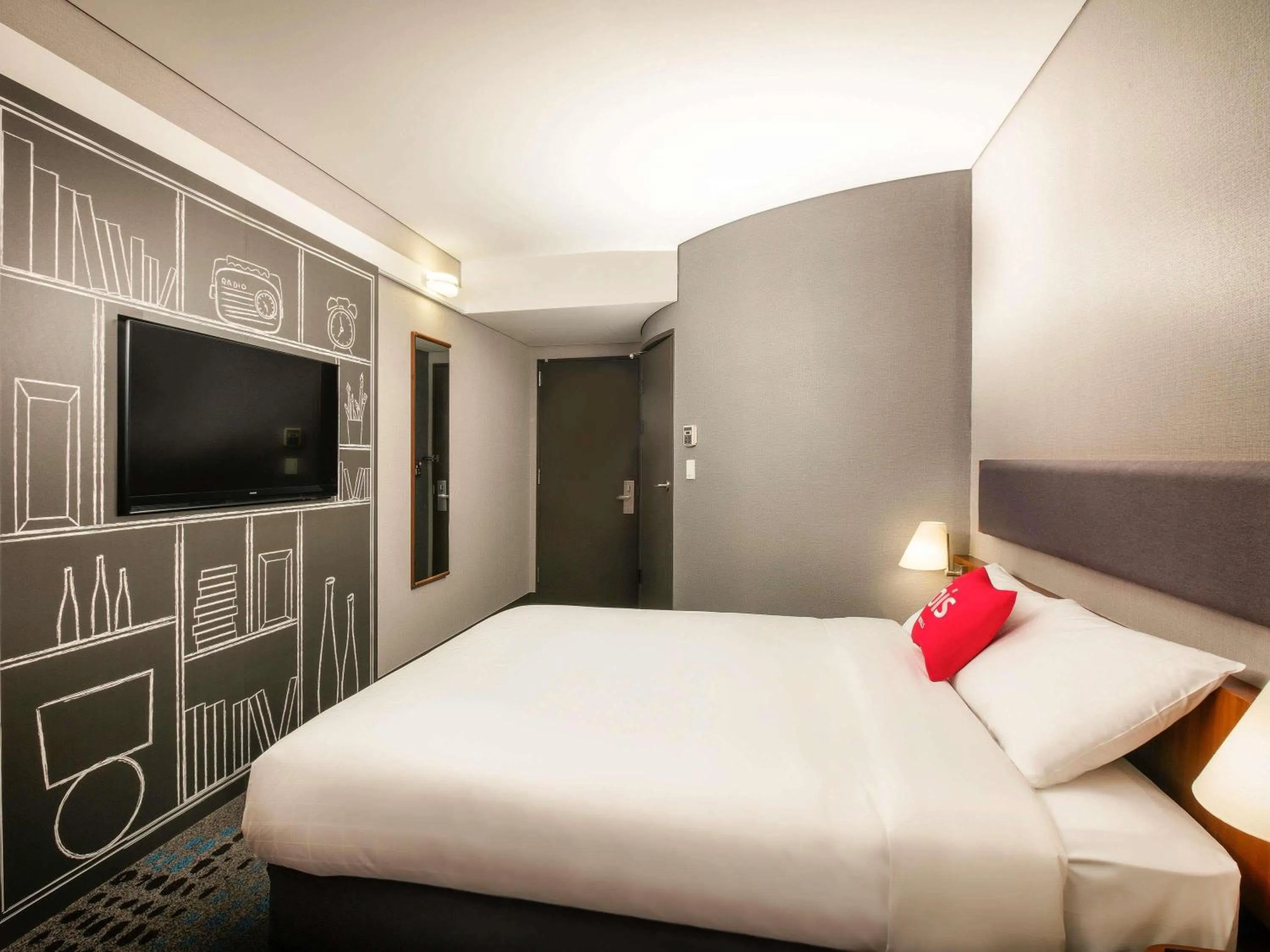 Bedroom, Bed in Ibis Ambassador Myeongdong