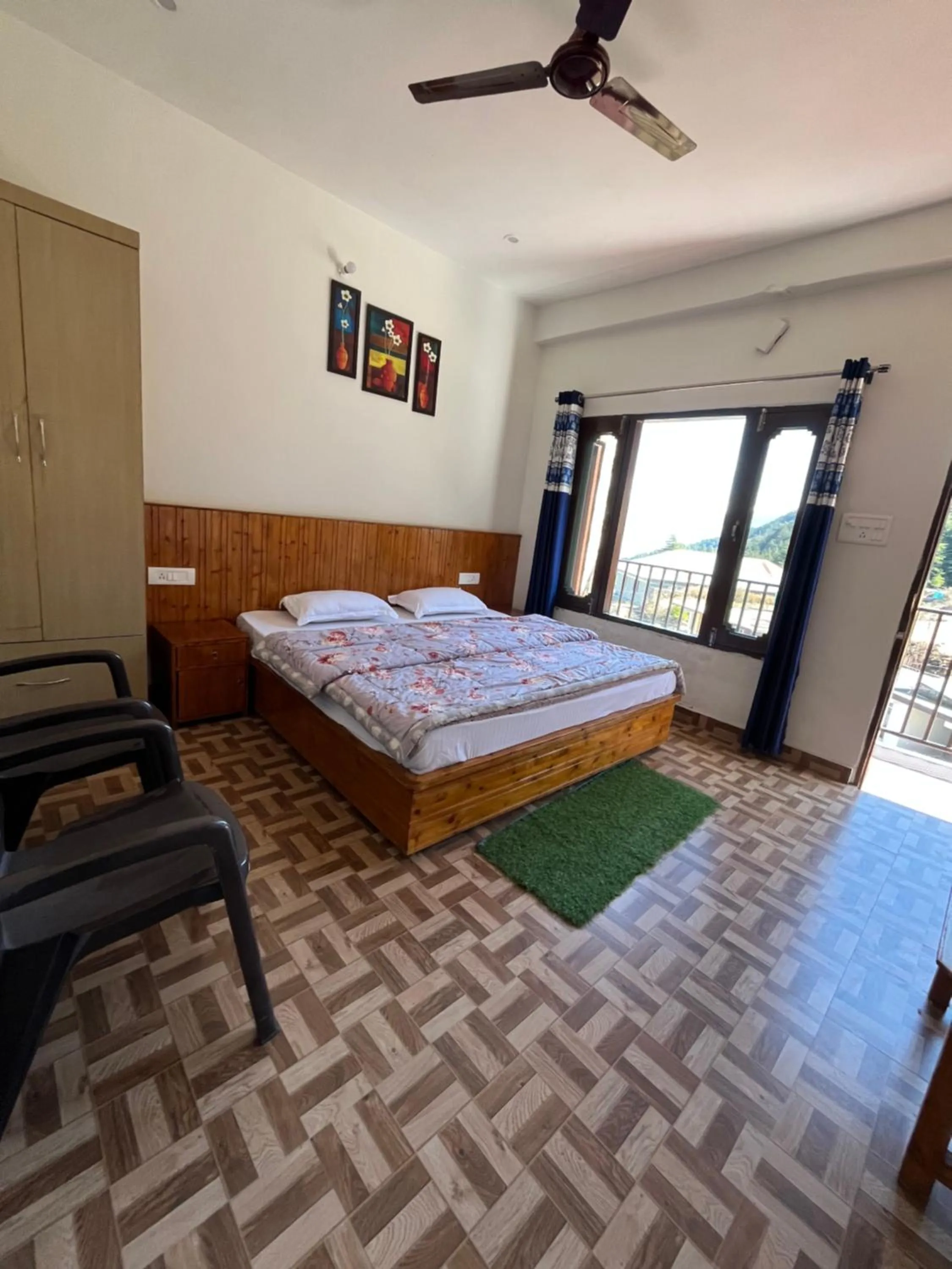 Bed in Sunset Lagoon Dalhousie