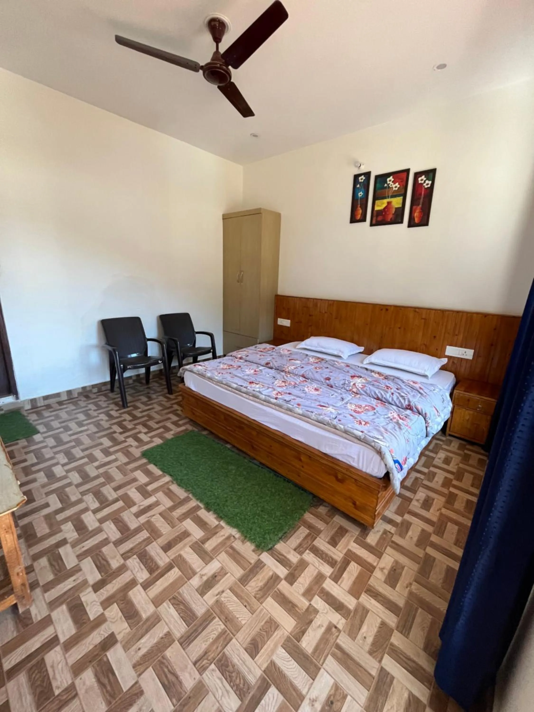 Bed in Sunset Lagoon Dalhousie