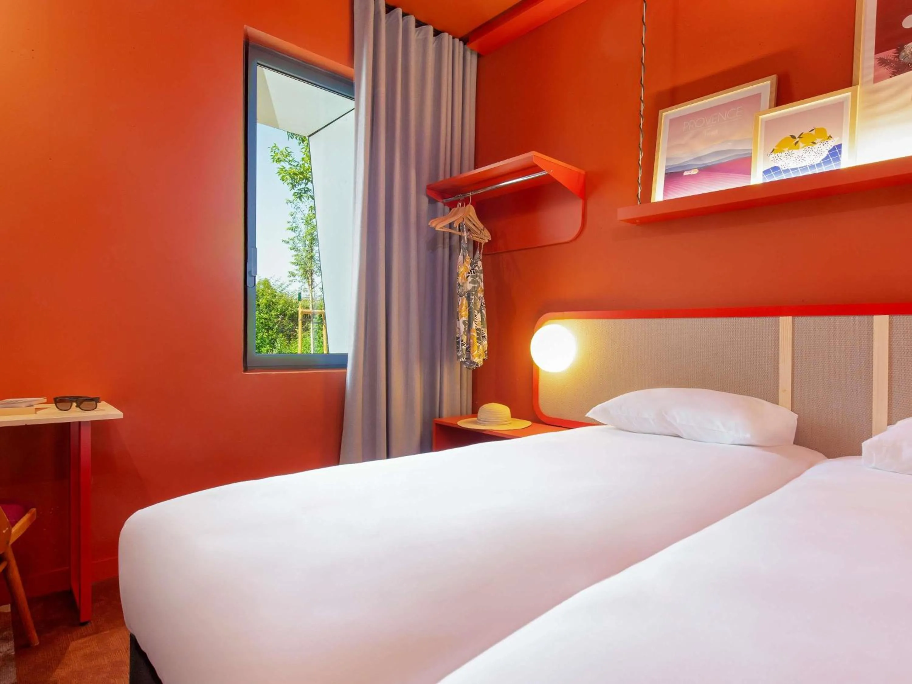 Bedroom, Bed in greet hotel Salon de Provence