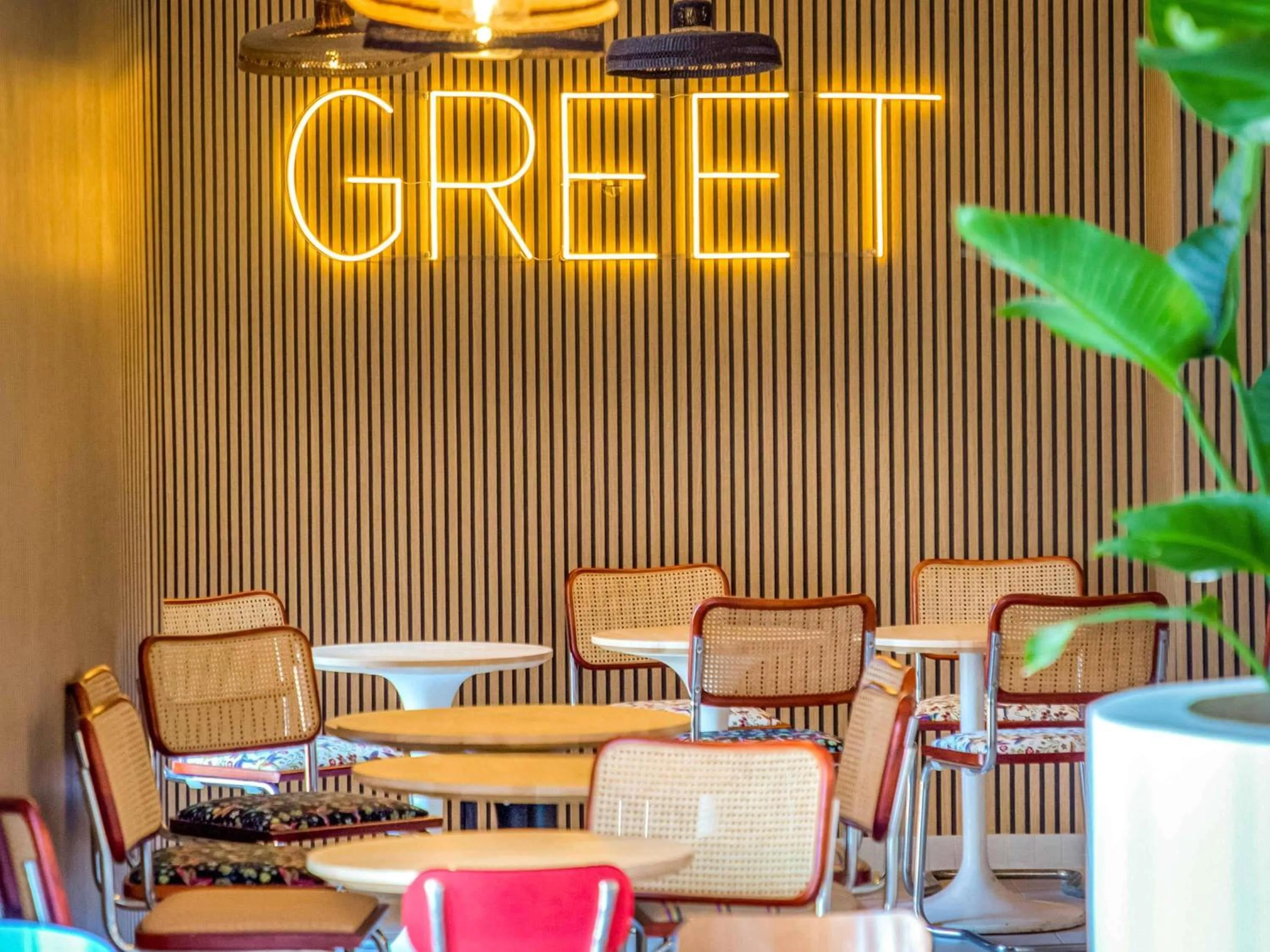 Property building in greet hotel Salon de Provence