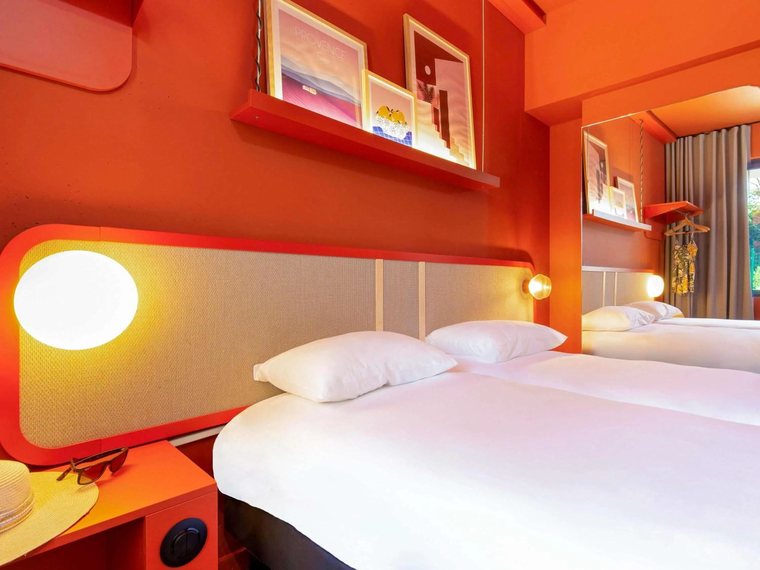 Bedroom, Bed in greet hotel Salon de Provence