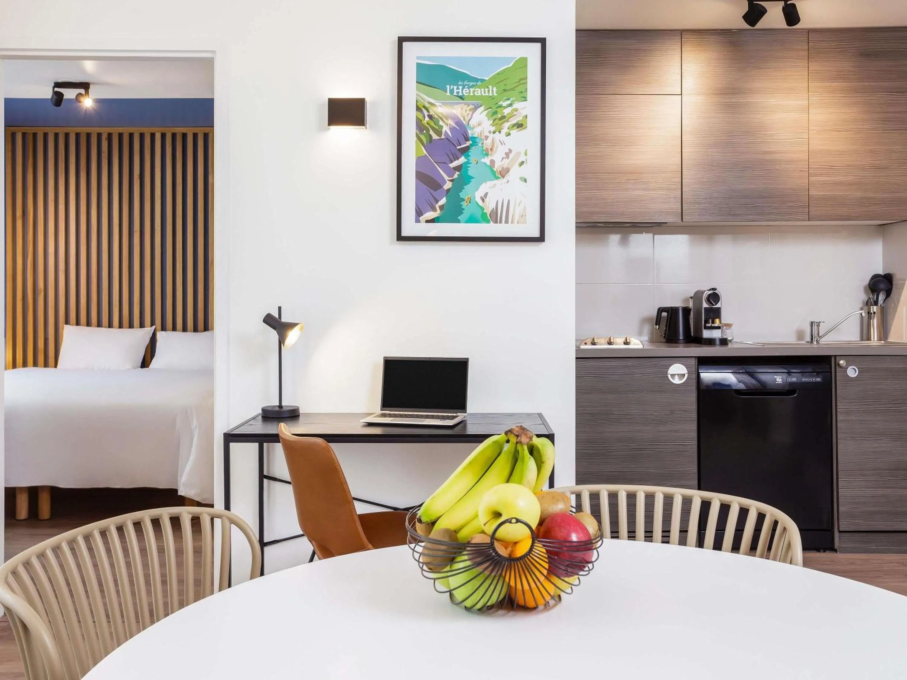 Bedroom in Aparthotel Adagio Montpellier Centre Comedie