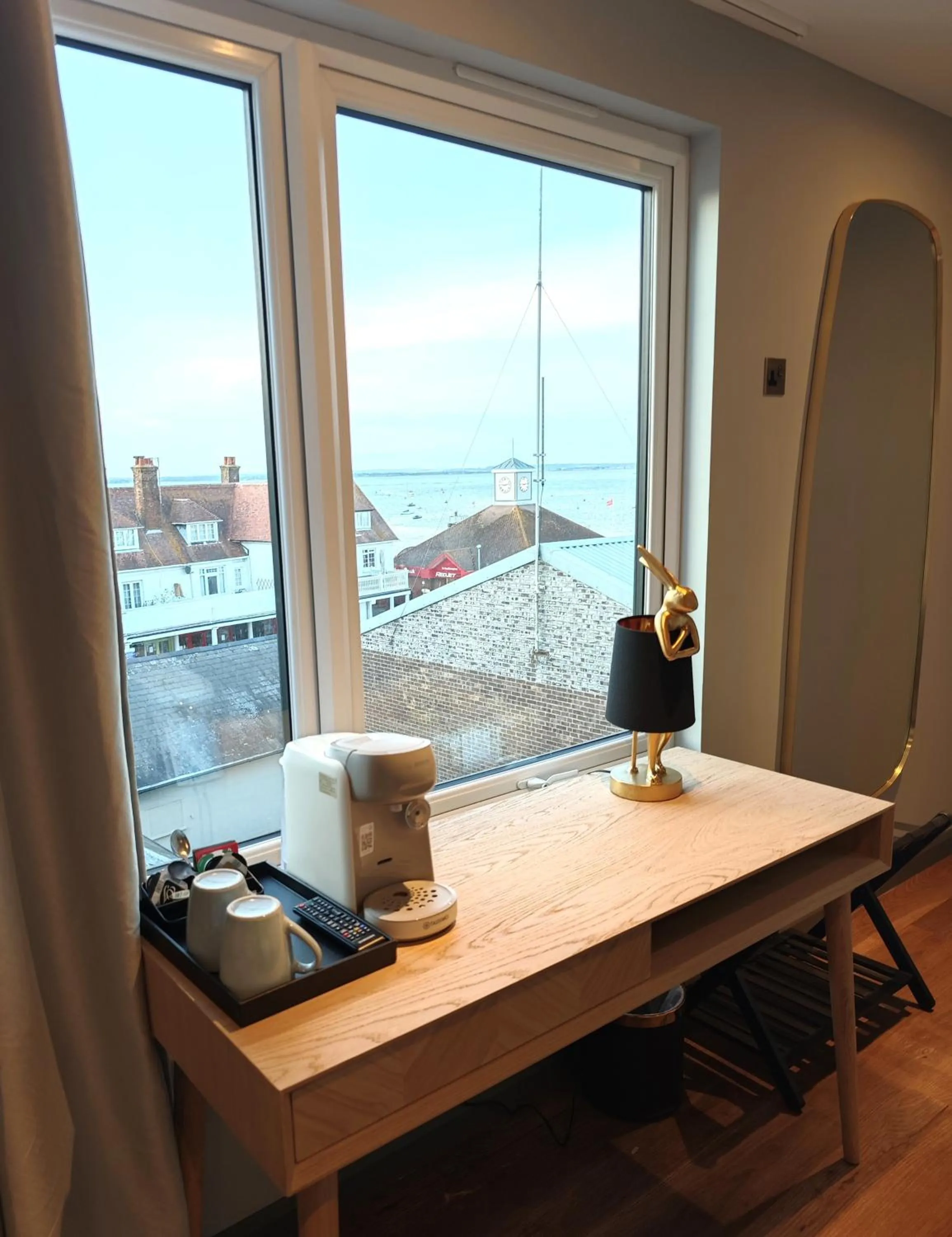 Pinnacle Suites Hotel